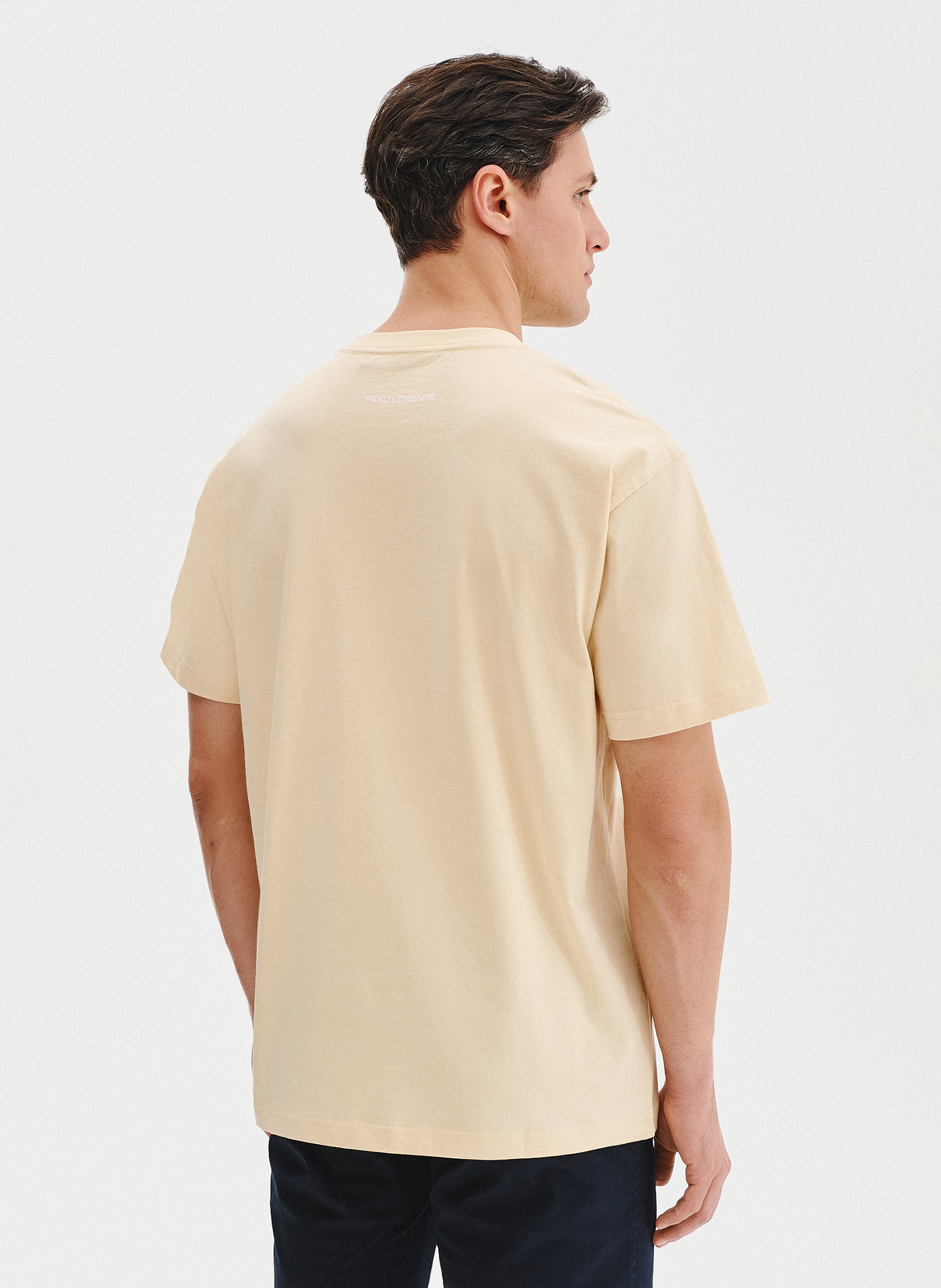 Beżowy t-shirt oversize - Pako Lorente