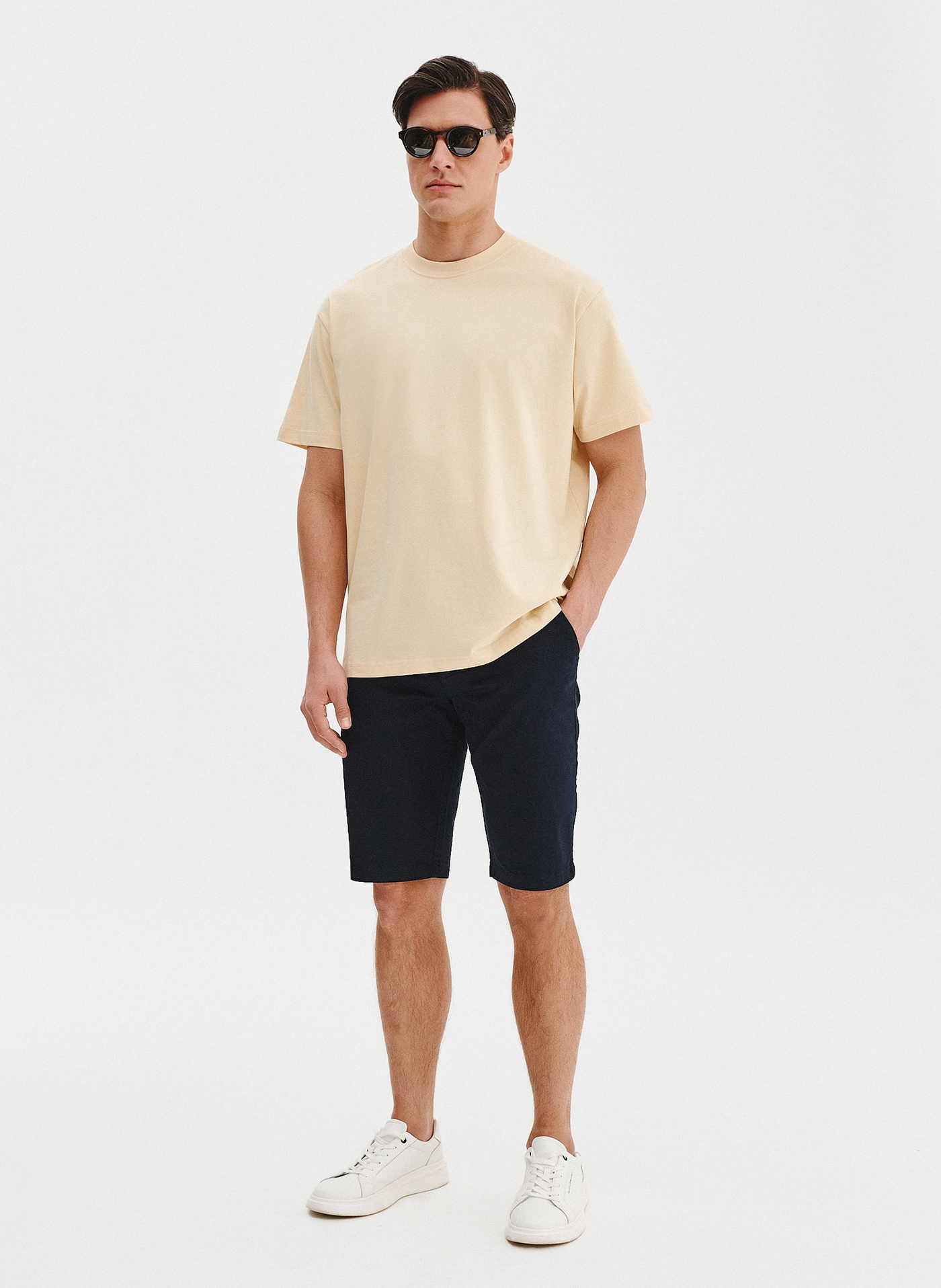 Beżowy t-shirt oversize - Pako Lorente