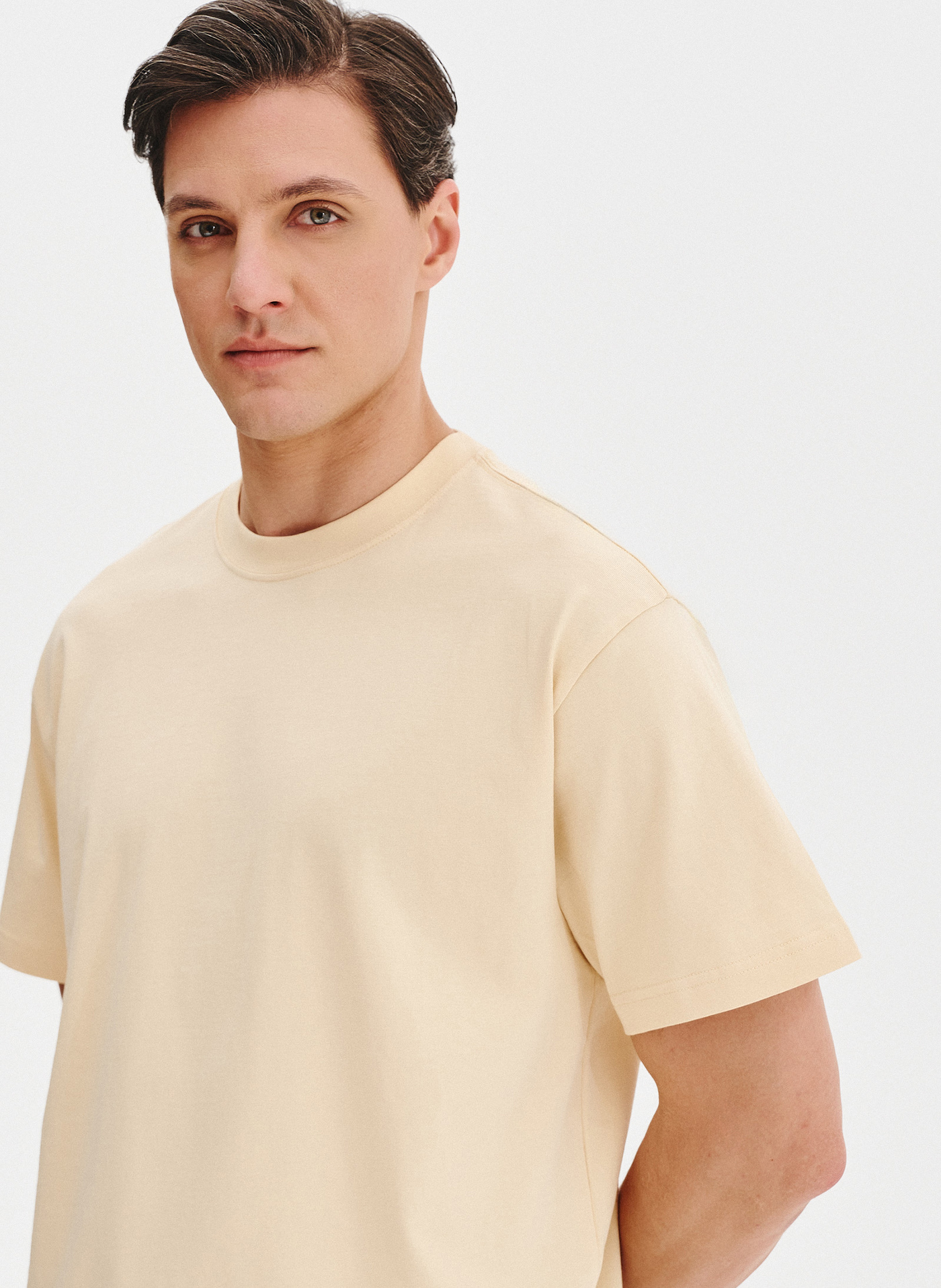 Beżowy t-shirt oversize - Pako Lorente