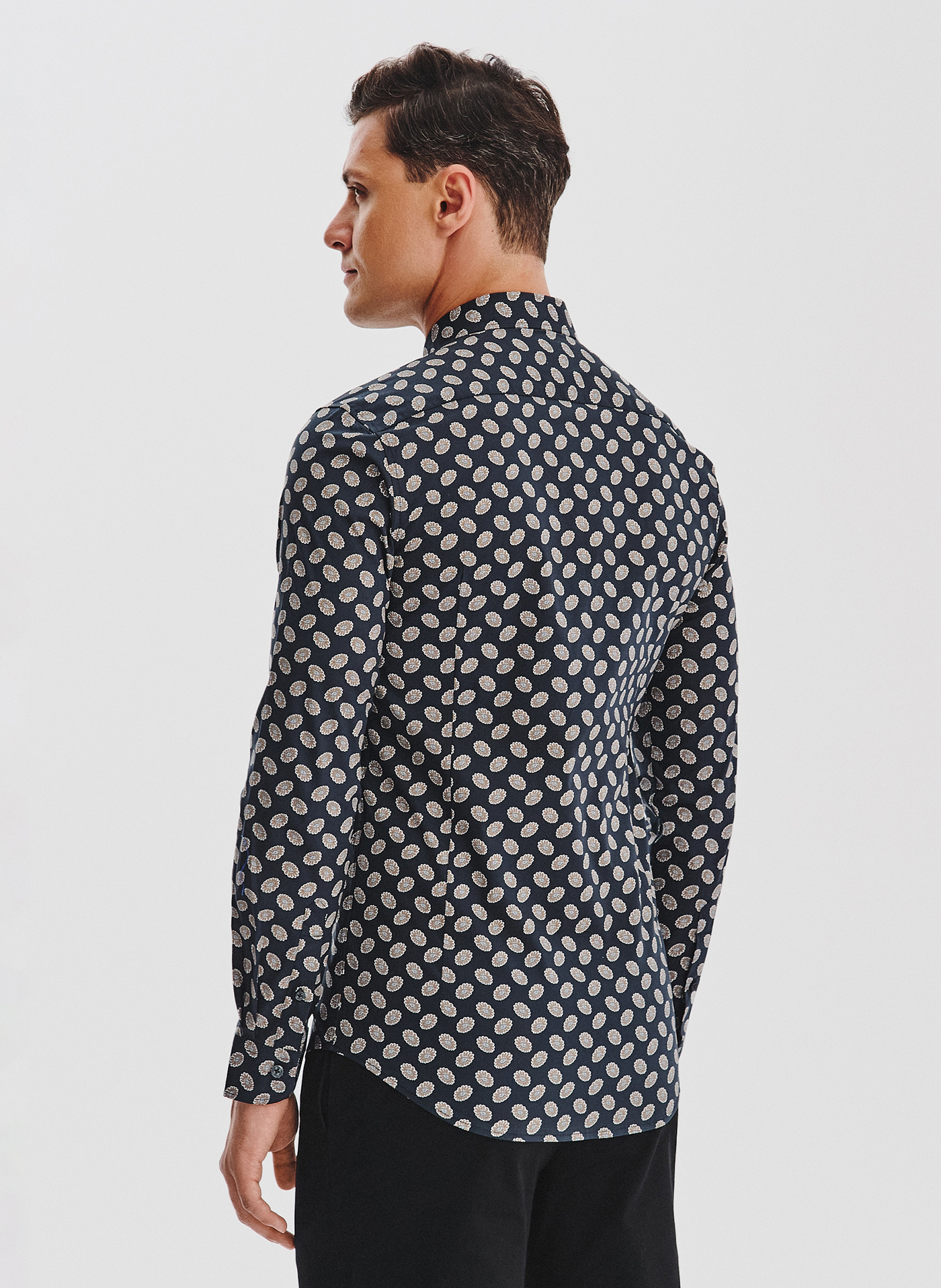 Czarna koszula w kwiaty - Pako Lorente