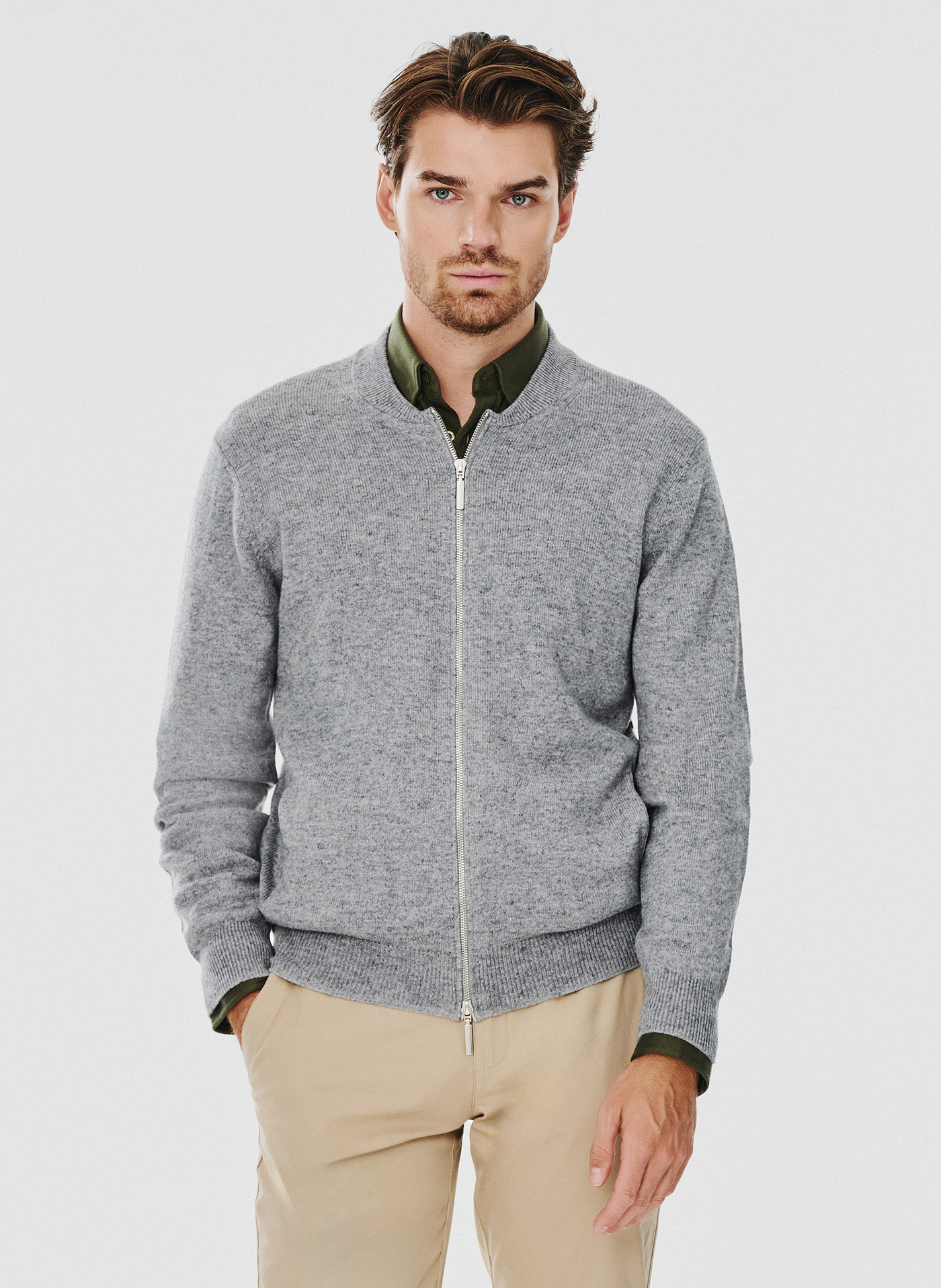 Sweter męski rozpinany w szarym kolorze - Pako Lorente