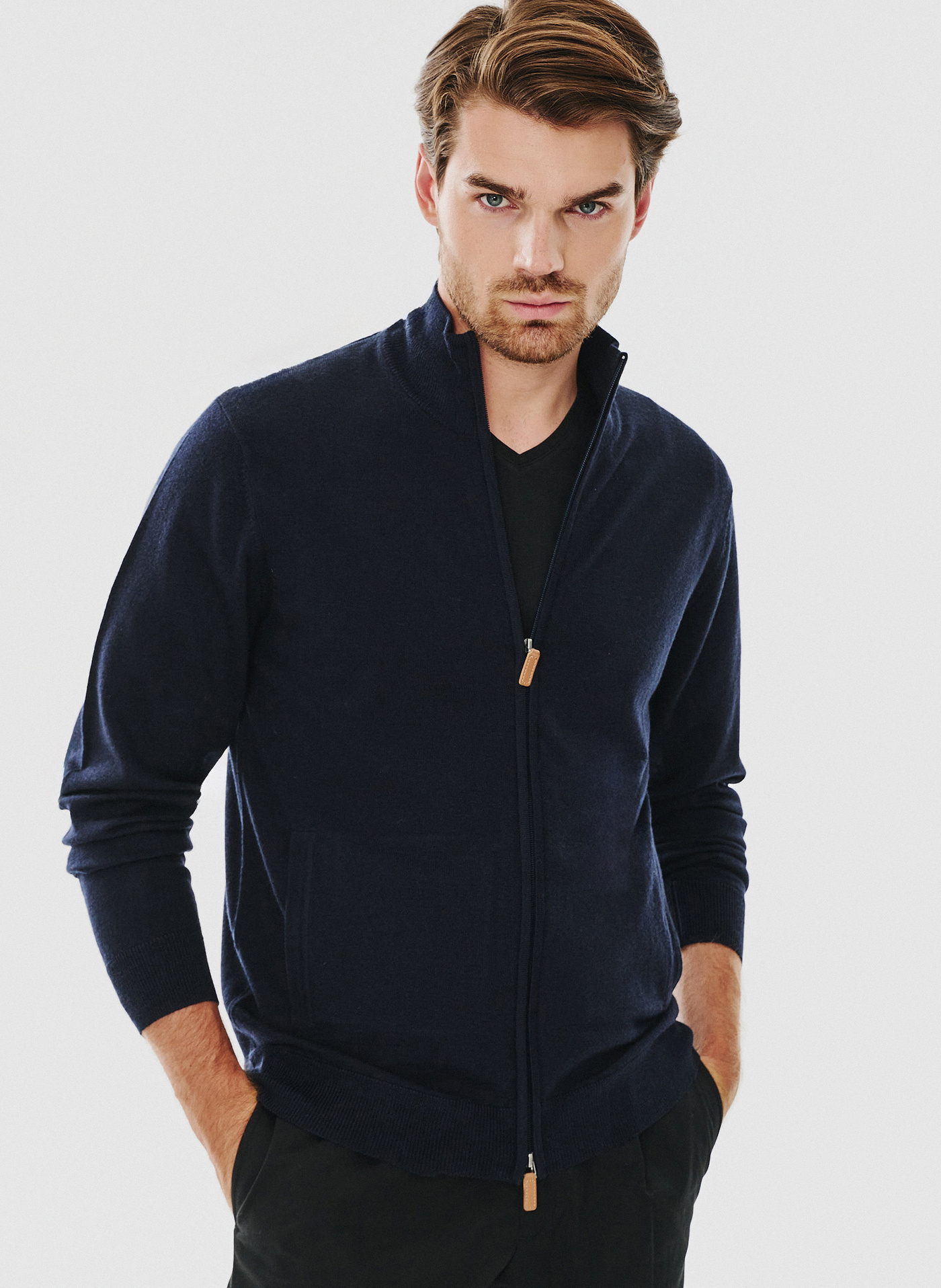 Męski rozpinany sweter w granatowym kolorze - Pako Lorente