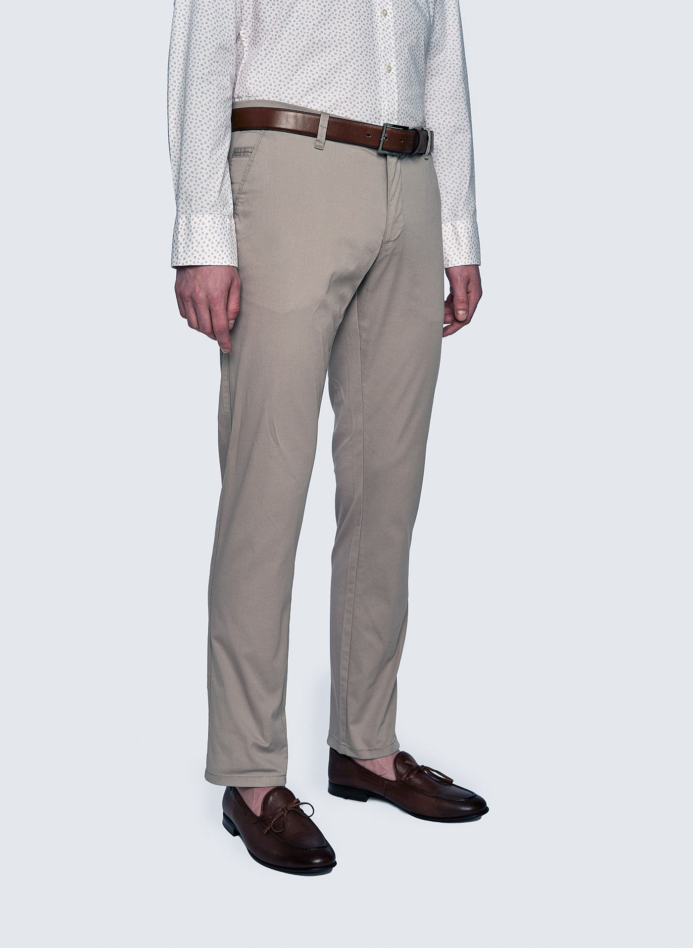 Męskie basicowe spodnie w kolorze khaki P23SB-WX-005-Z-0 - Pako Lorente