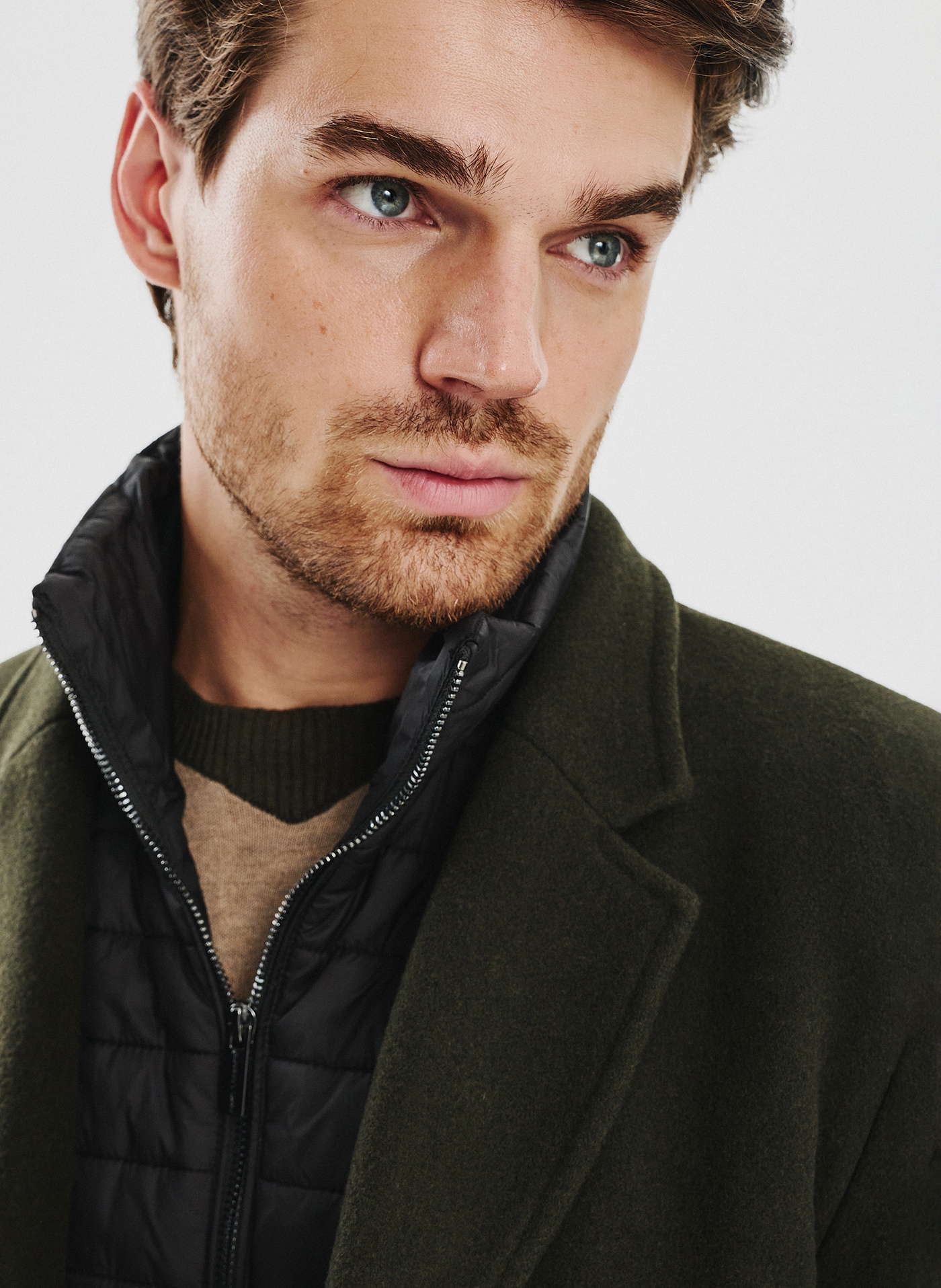 Wełniany płaszcz męski w kolorze zielonym - Pako Lorente