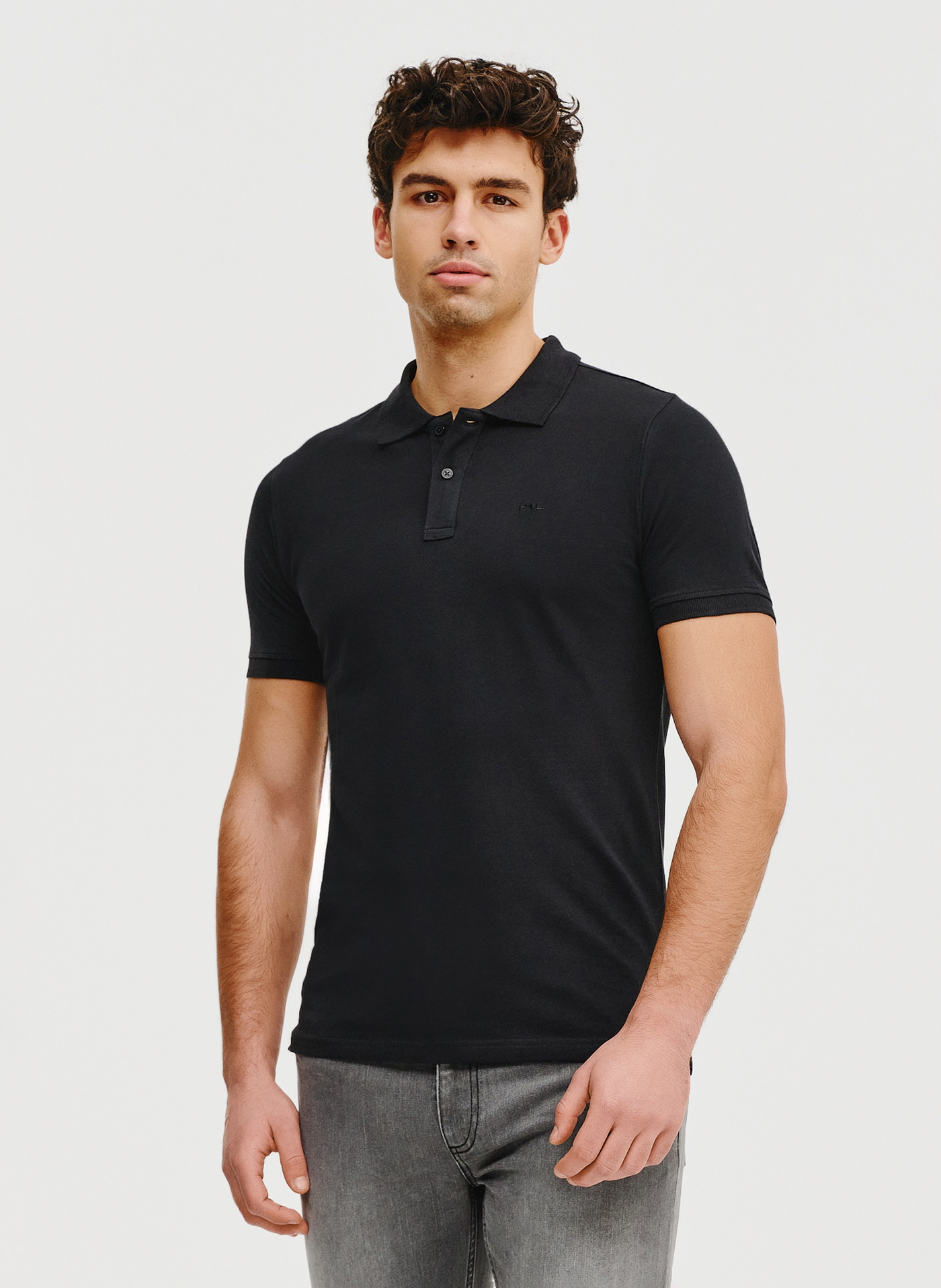 Gładki t-shirt polo w czarnym kolorze - Pako Lorente