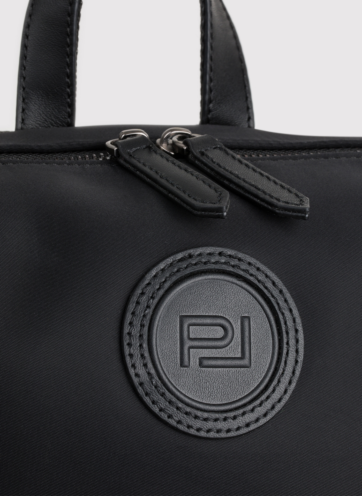 Czarny plecak męski z kieszenią zewnętrzną - Pako Lorente