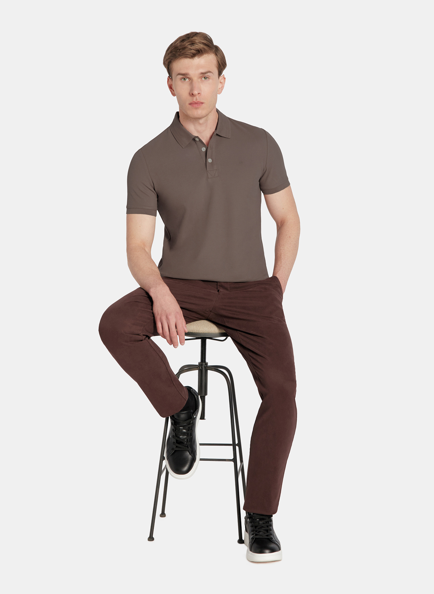 PAKO LORENTE - Brązowy t-shirt polo na trzy guziczki - Pako Lorente