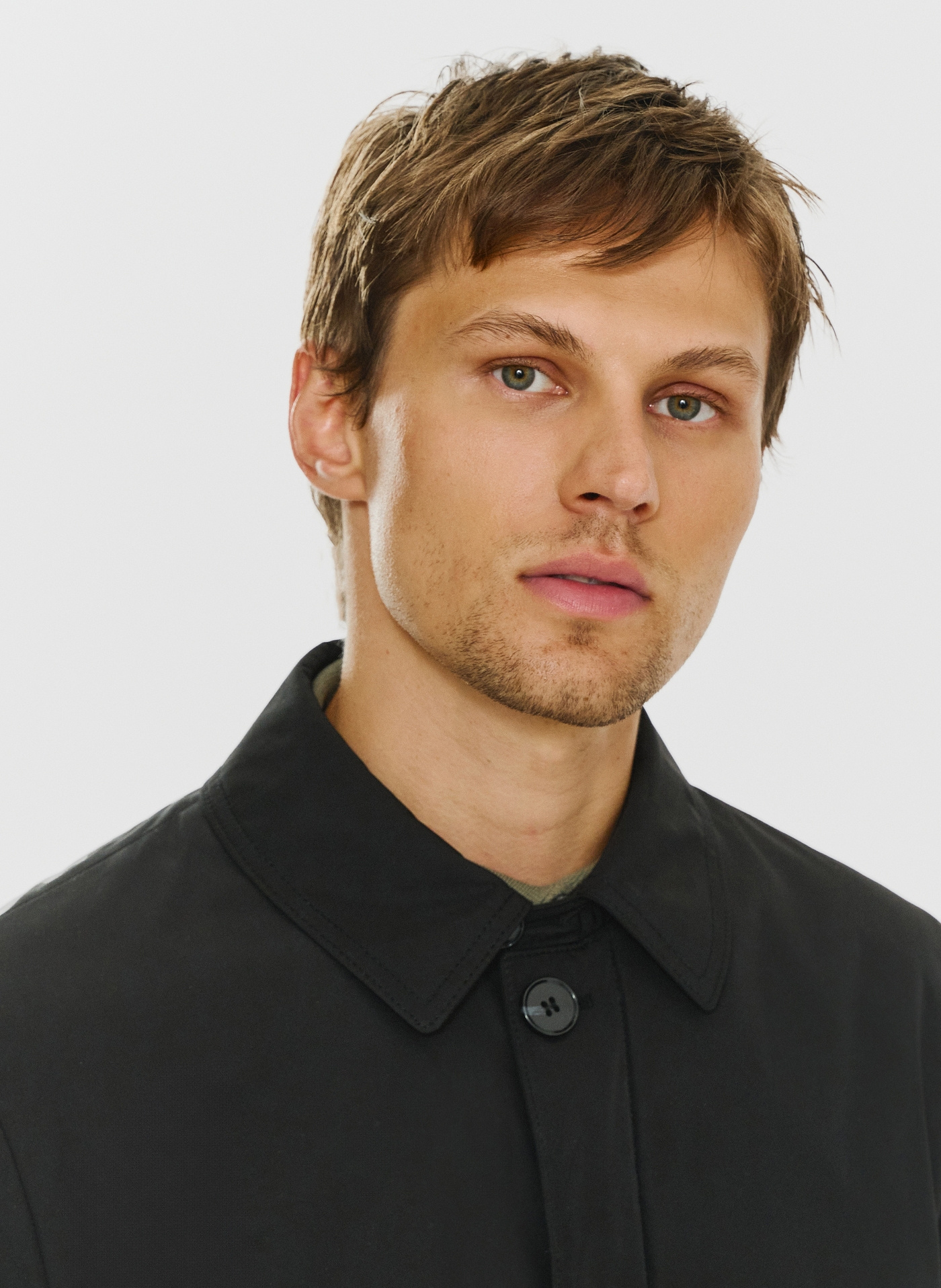 Czarny przejściowy płaszcz męski - Pako Lorente