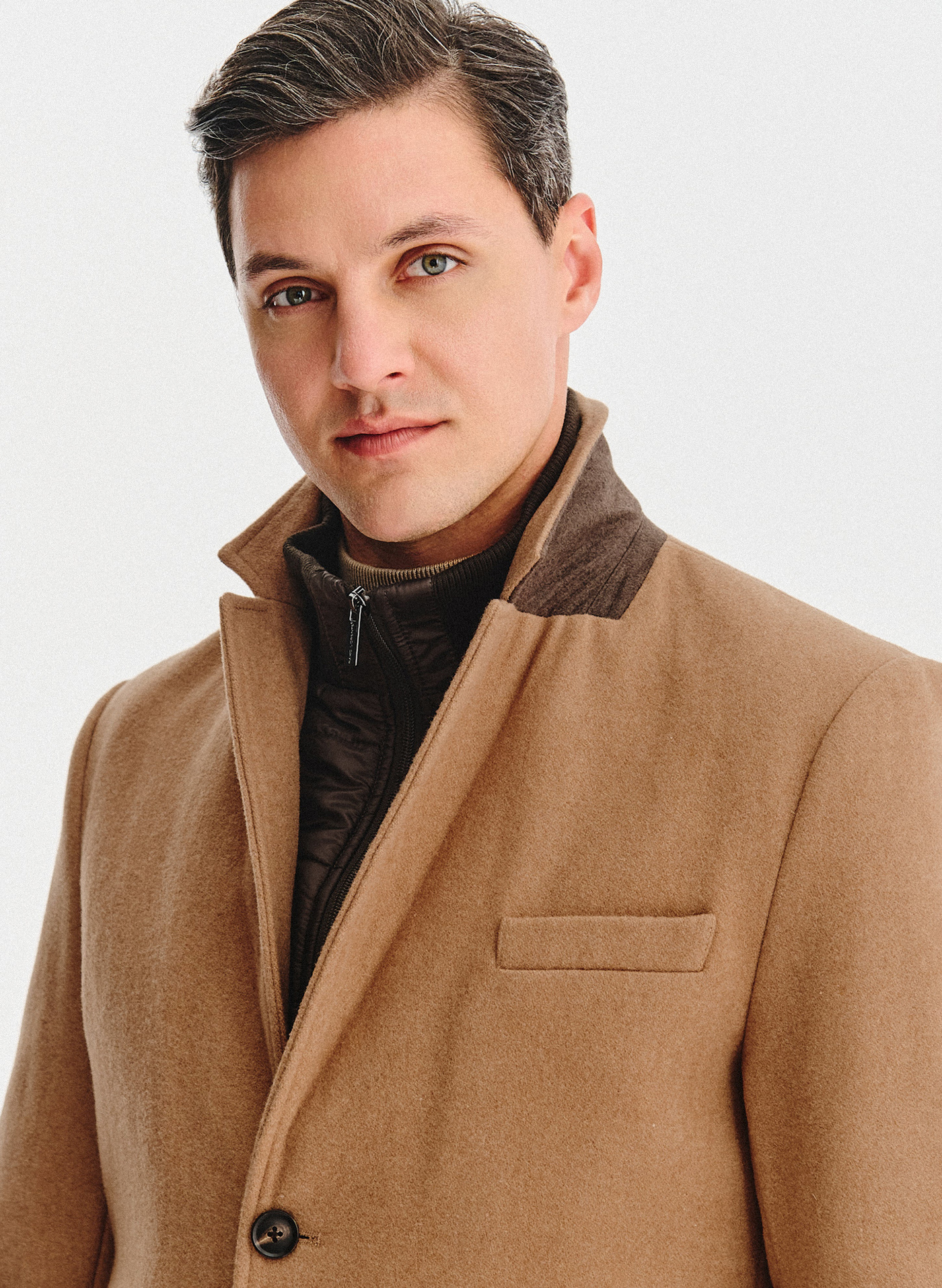 PAKO LORENTE - Beżowy płaszcz męski z odpinanym kołnierzem - Pako Lorente