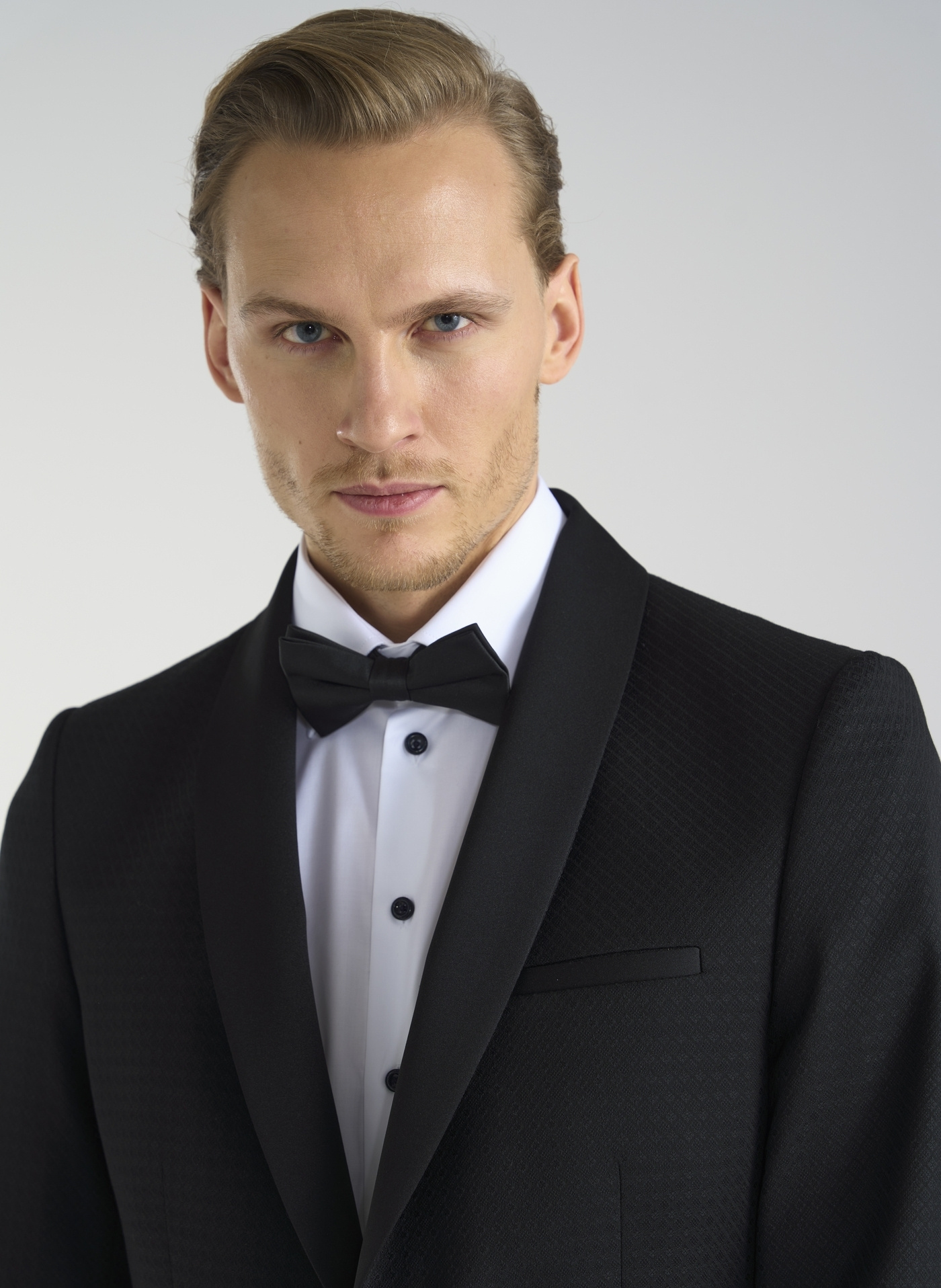 Wełniana czarna marynarka smokingowa w mikrowzór - Pako Lorente