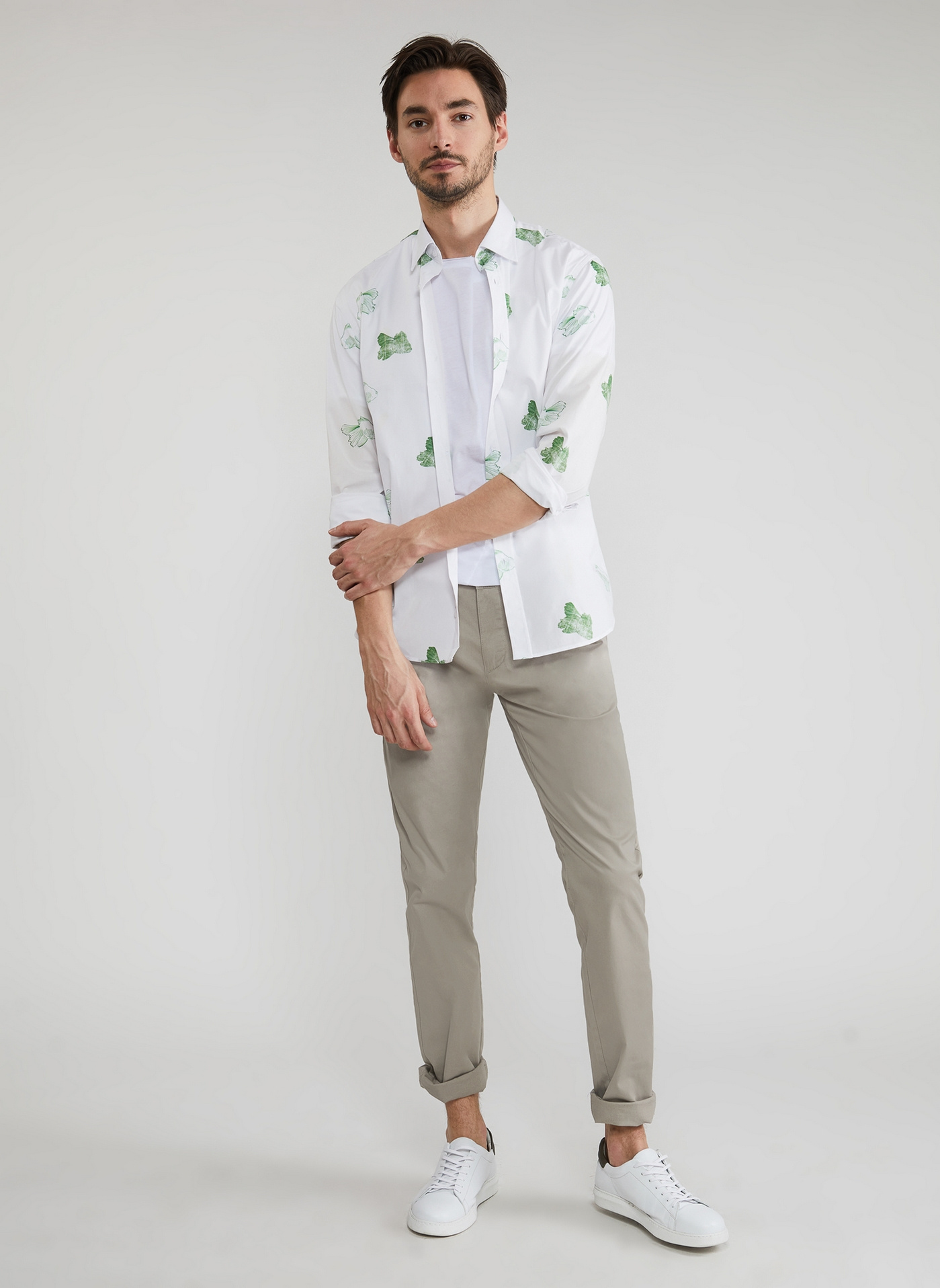 Biała koszula męska w zielone ryby P22SF-1X-028-B-S - Pako Lorente