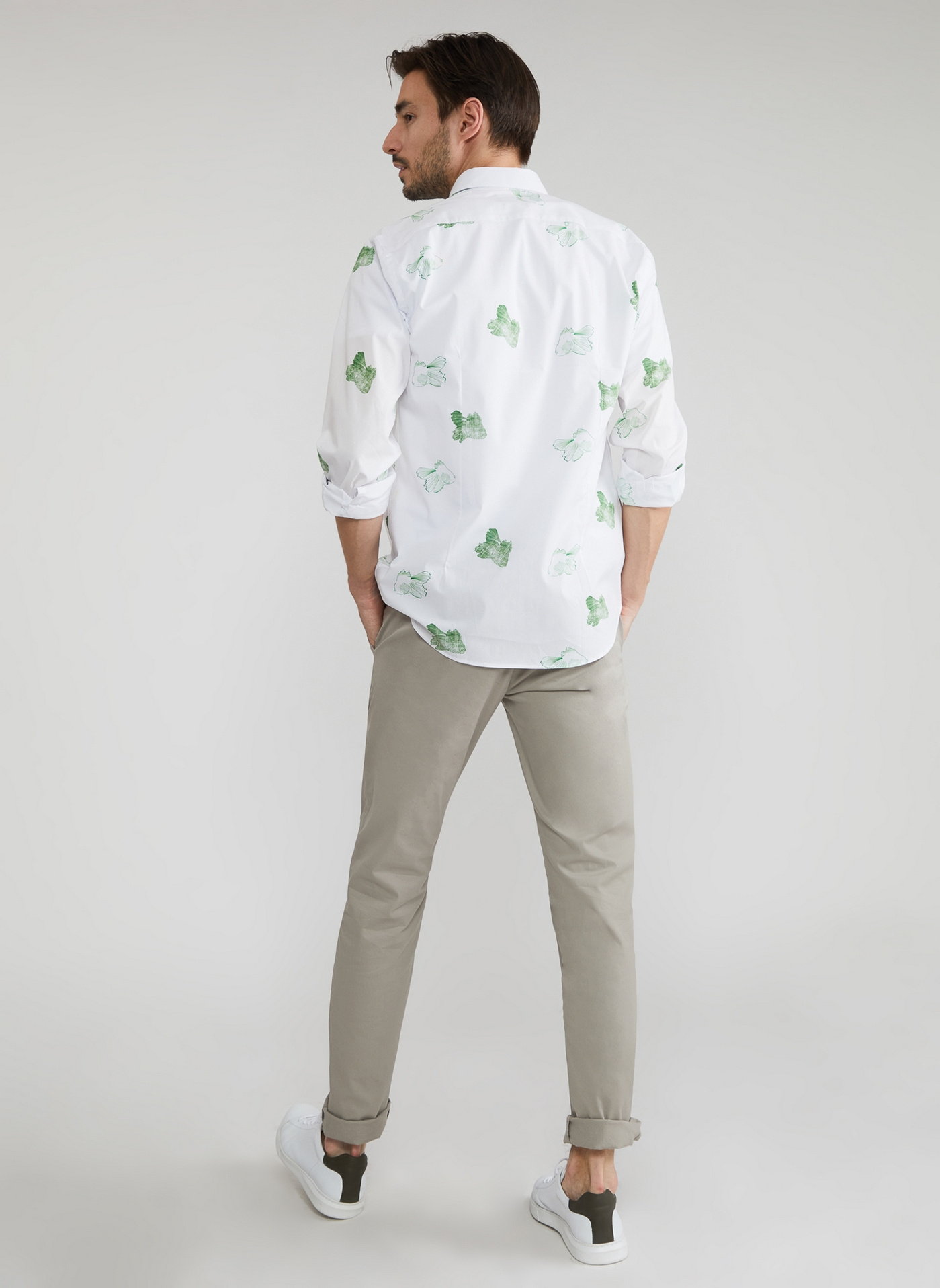 Biała koszula męska w zielone ryby P22SF-1X-028-B-S - Pako Lorente