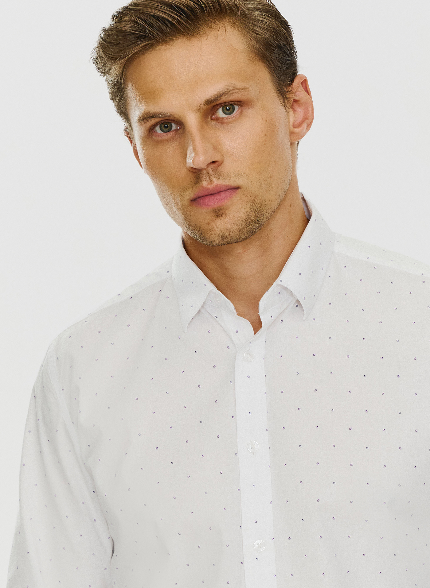 Biała męska koszula w mikrowzór P24SF-1X-019-B-S - Pako Lorente - Pako Lorente