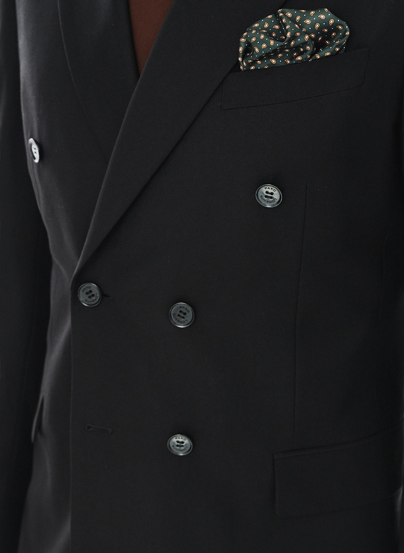 Dwurzędowa czarna marynarka garniturowa - Pako Lorente