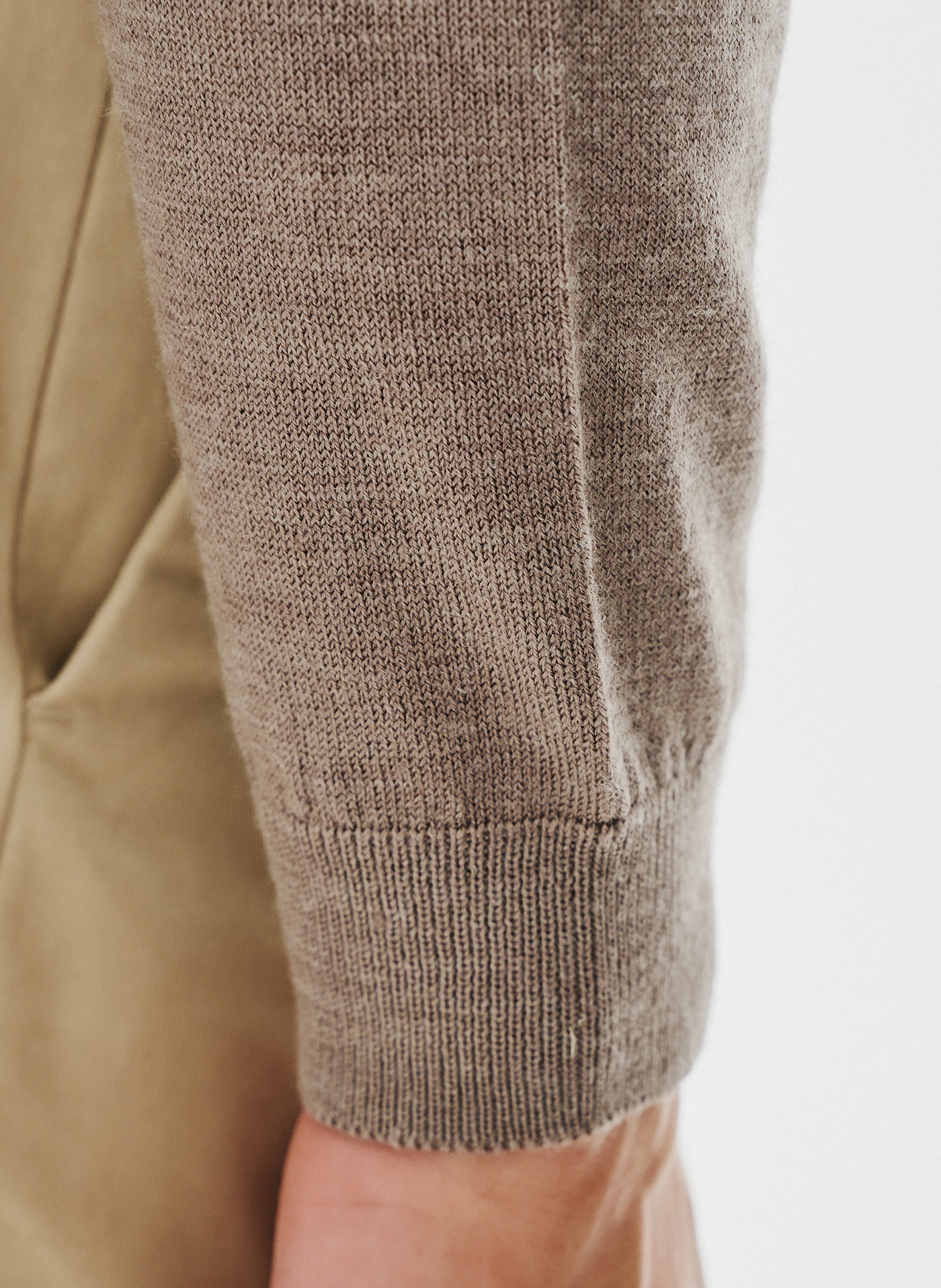 Męski golf w kolorze beżowym - Pako Lorente