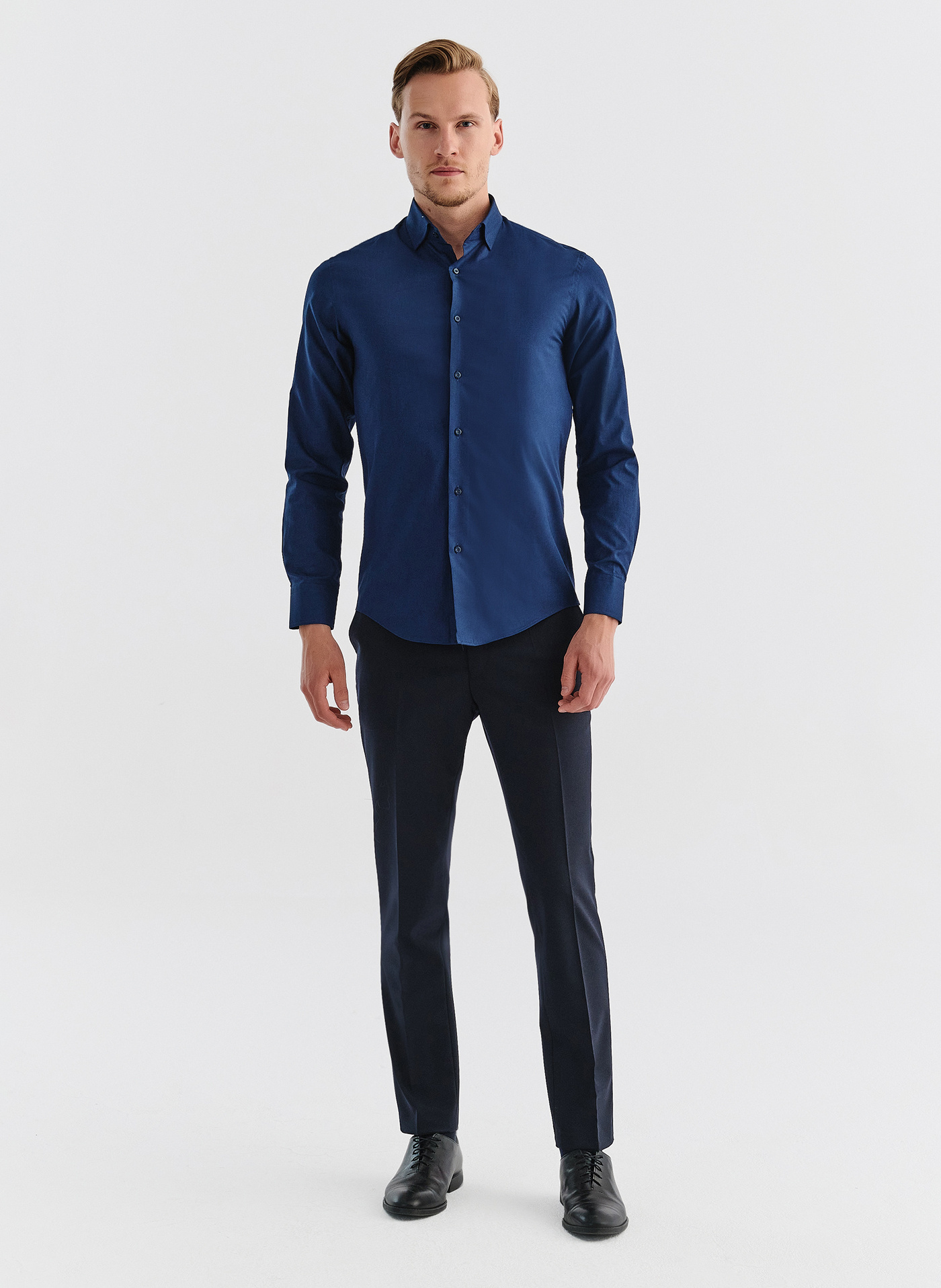 Gładka elegancka koszula męska w kolorze granatowym - Pako Lorente