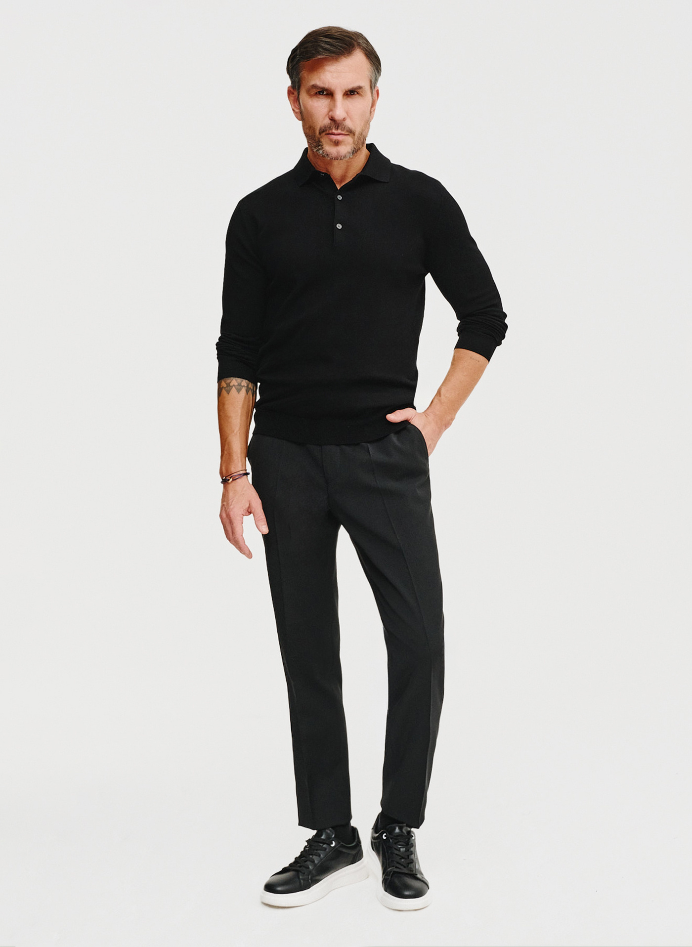 Sweter polo w kolorze czarnym - Pako Lorente