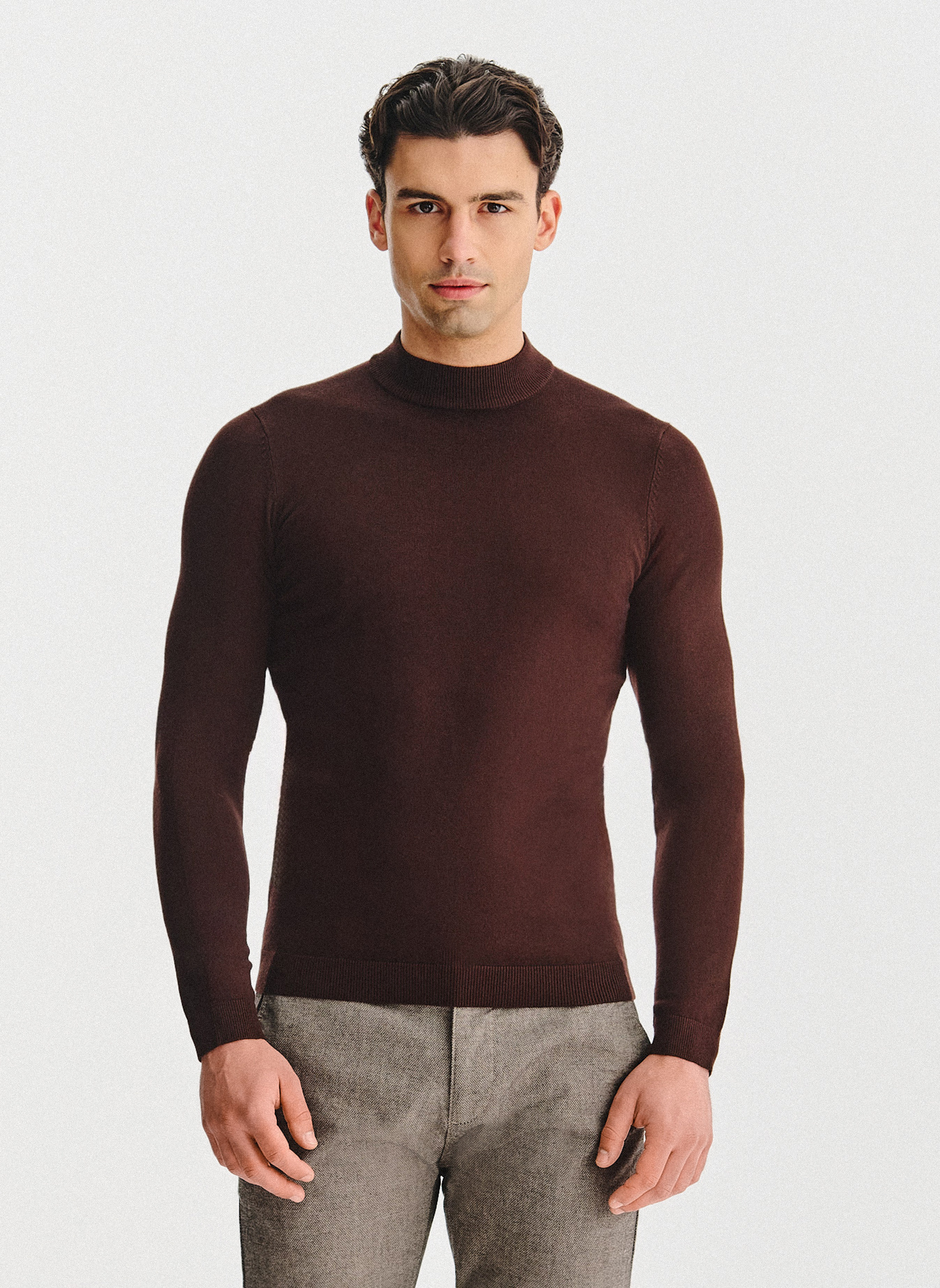 Brązowy półgolf męski - Pako Lorente