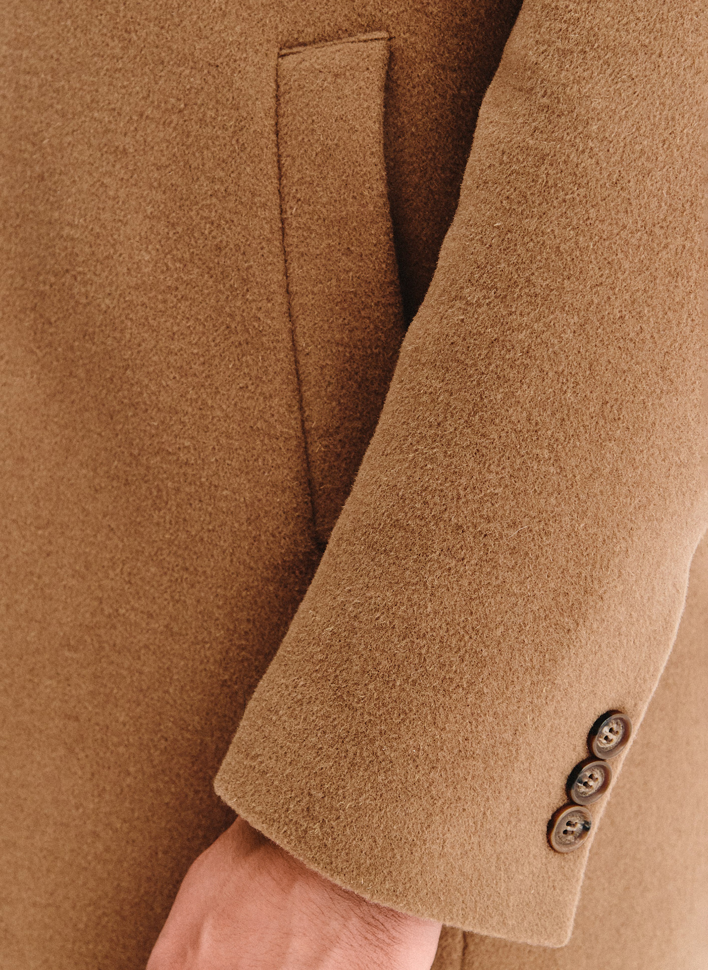 Kamelowy płaszcz męski z odpinaną stójką - Pako Lorente