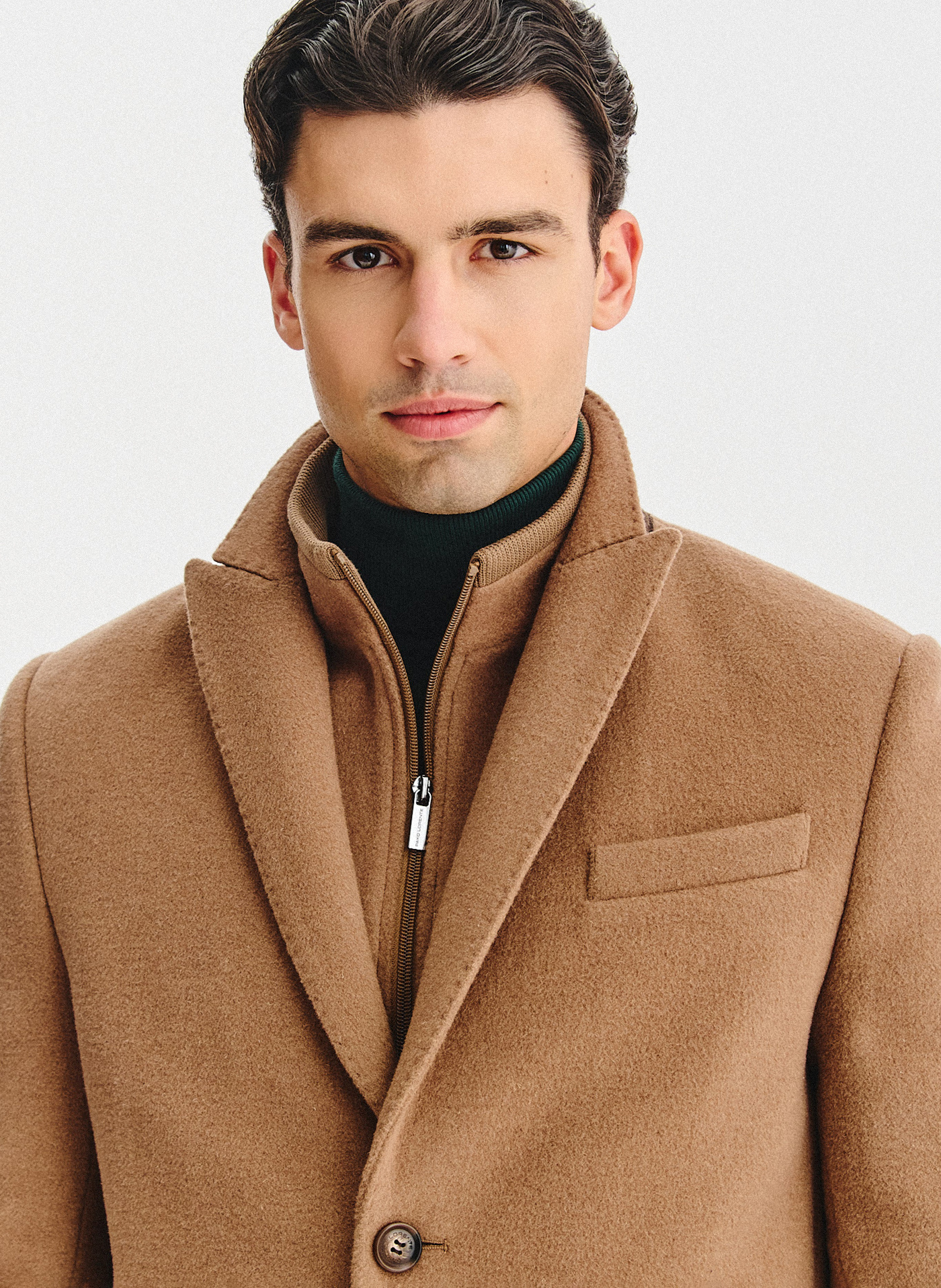 Kamelowy płaszcz męski z odpinaną stójką - Pako Lorente