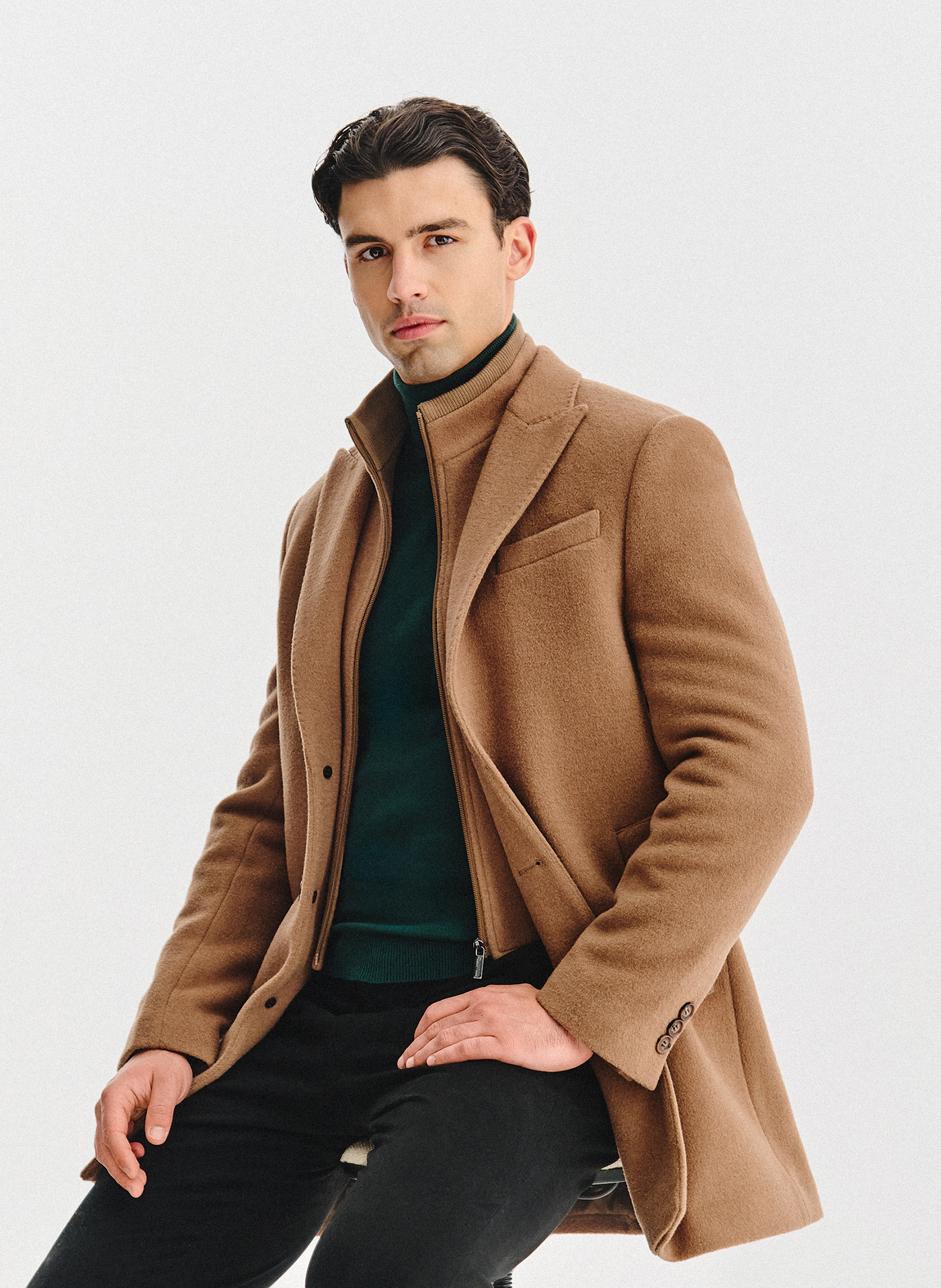 Kamelowy płaszcz męski z odpinaną stójką - Pako Lorente