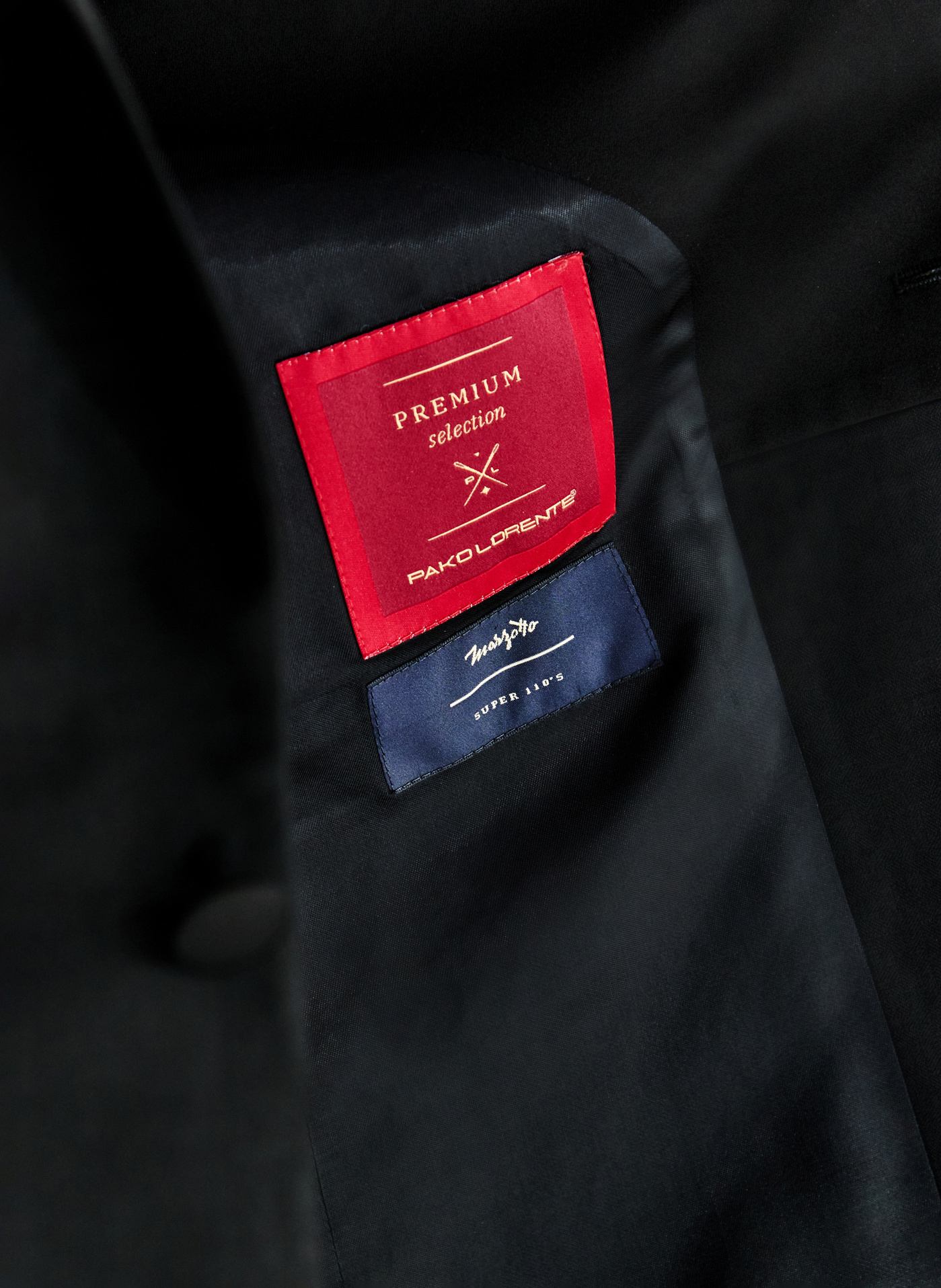 Czarna żakardowa marynarka smokingowa - Pako Lorente