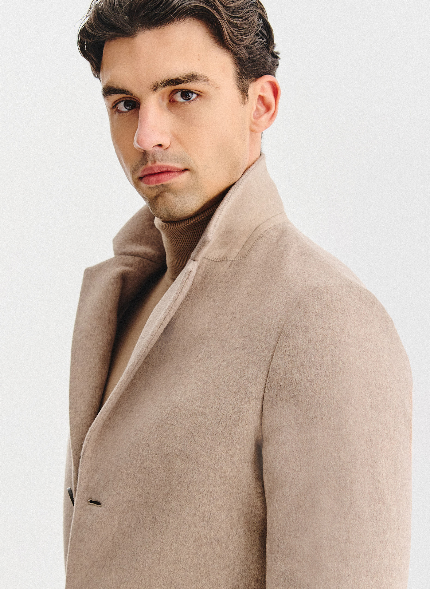 Beżowy płaszcz z wełną - Pako Lorente