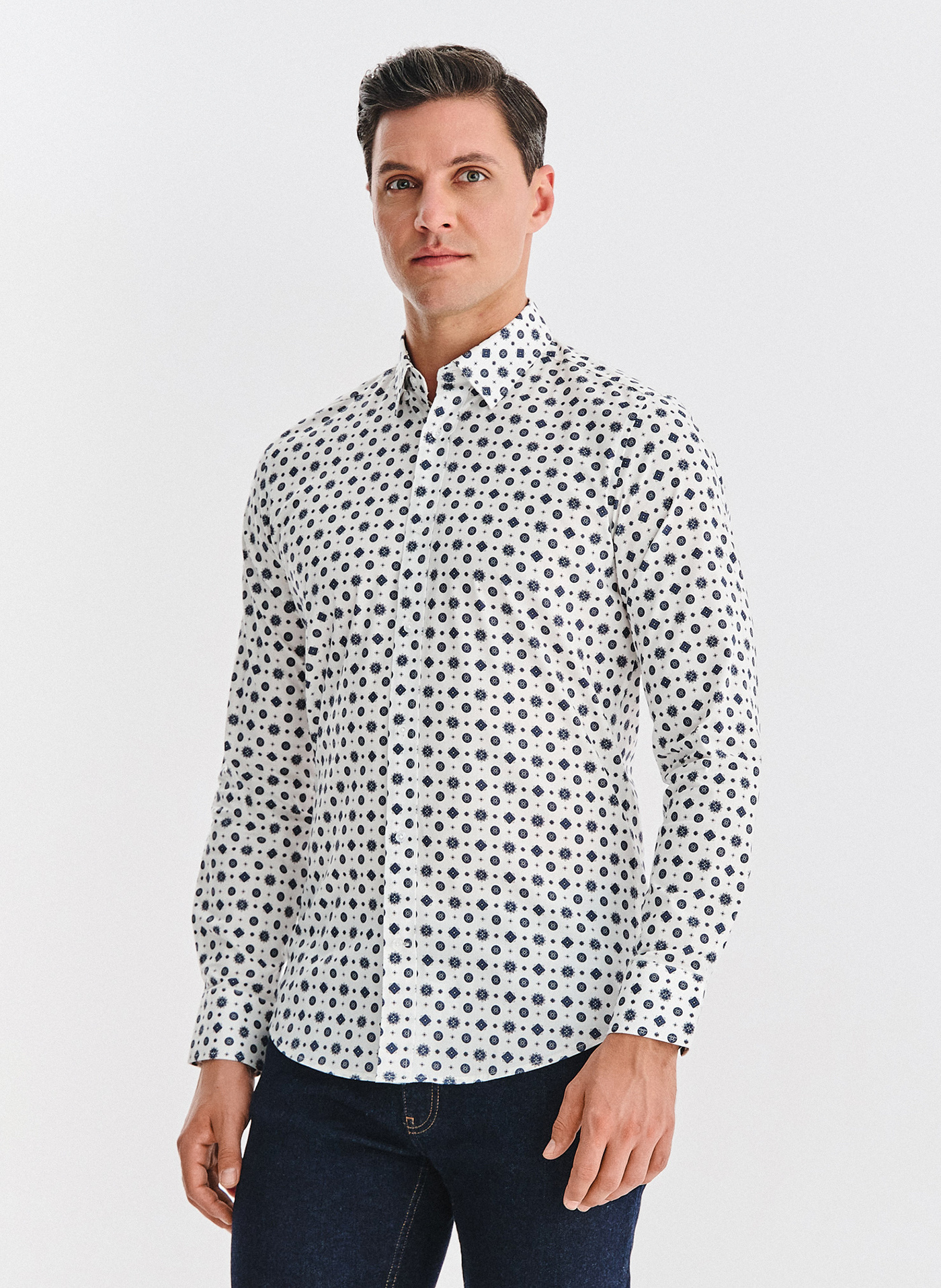 Biała koszula w niebieski wzór geometryczny - Pako Lorente