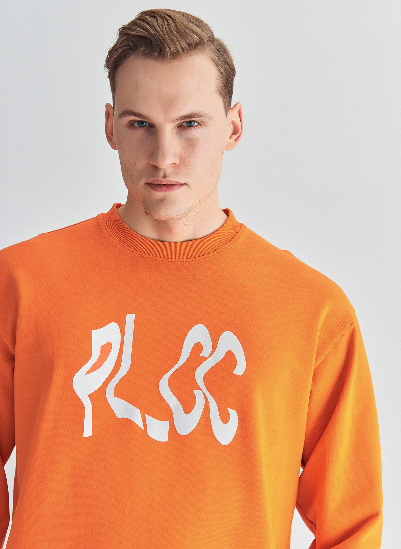 Pomarańczowa bluza oversize z okrągłym dekoltem C22SF-2B-001-P-0 - Pako Lorente