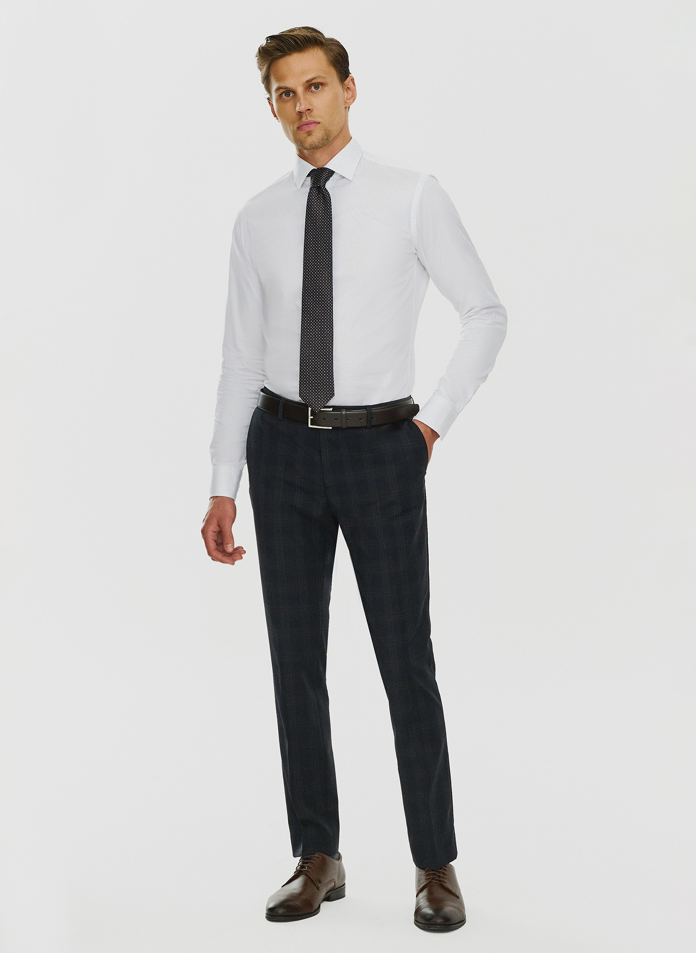 Męskie spodnie garniturowe w odcieniu granatowym - Pako Lorente