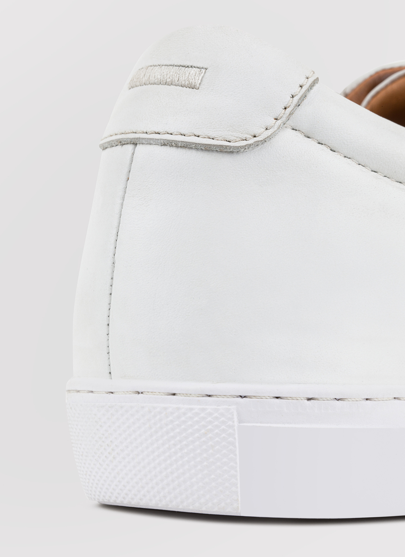 Białe sneakersy męskie - Pako Lorente