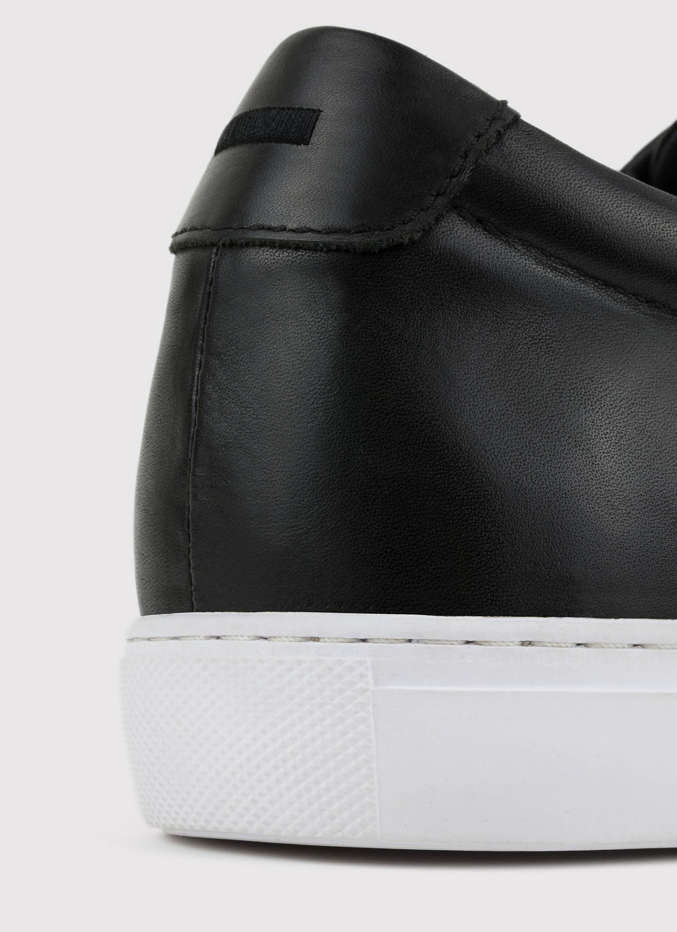 Czarne sneakersy męskie - Pako Lorente