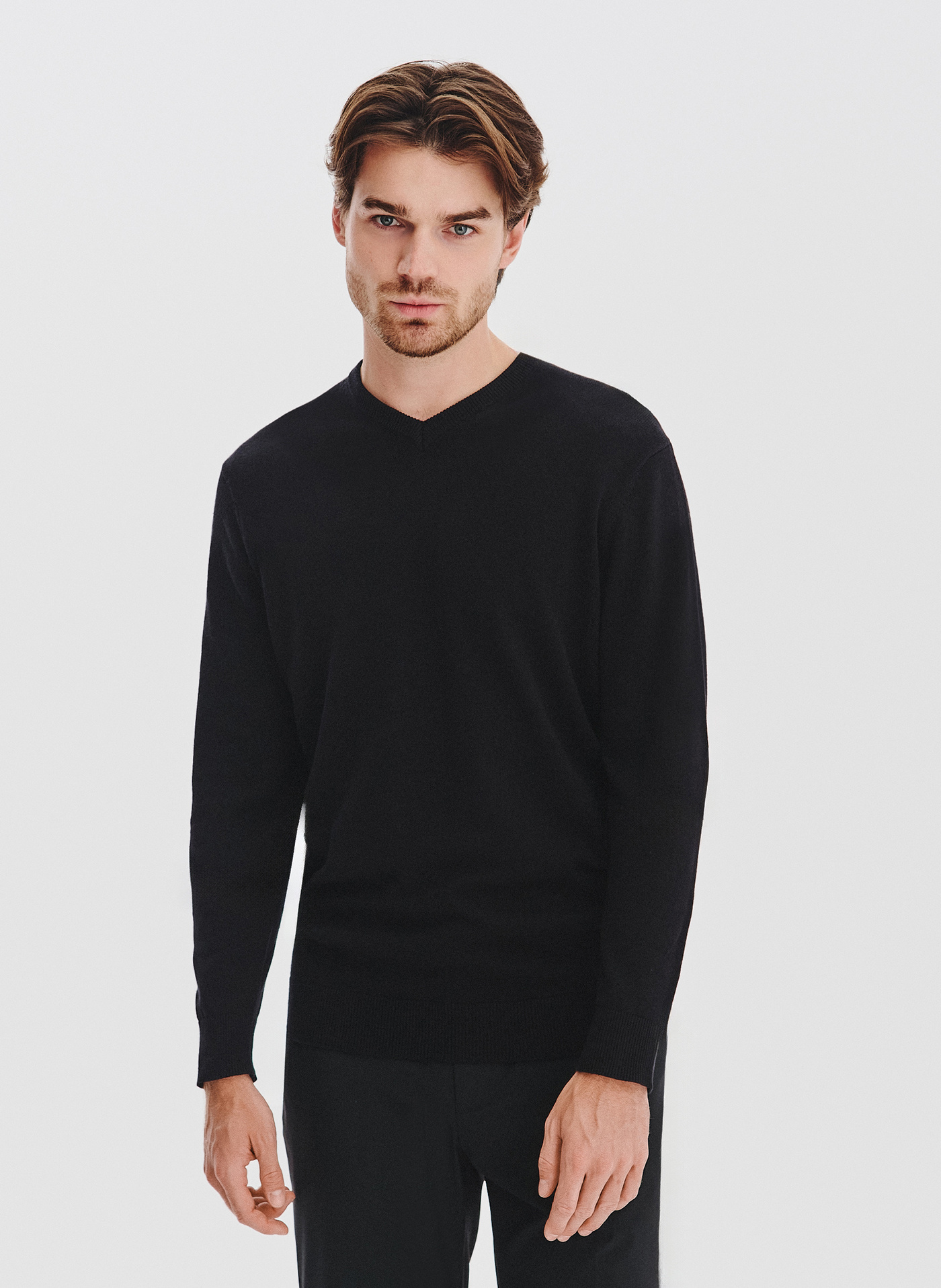 PAKO LORENTE - Czarny sweter męski v-neck - Pako Lorente