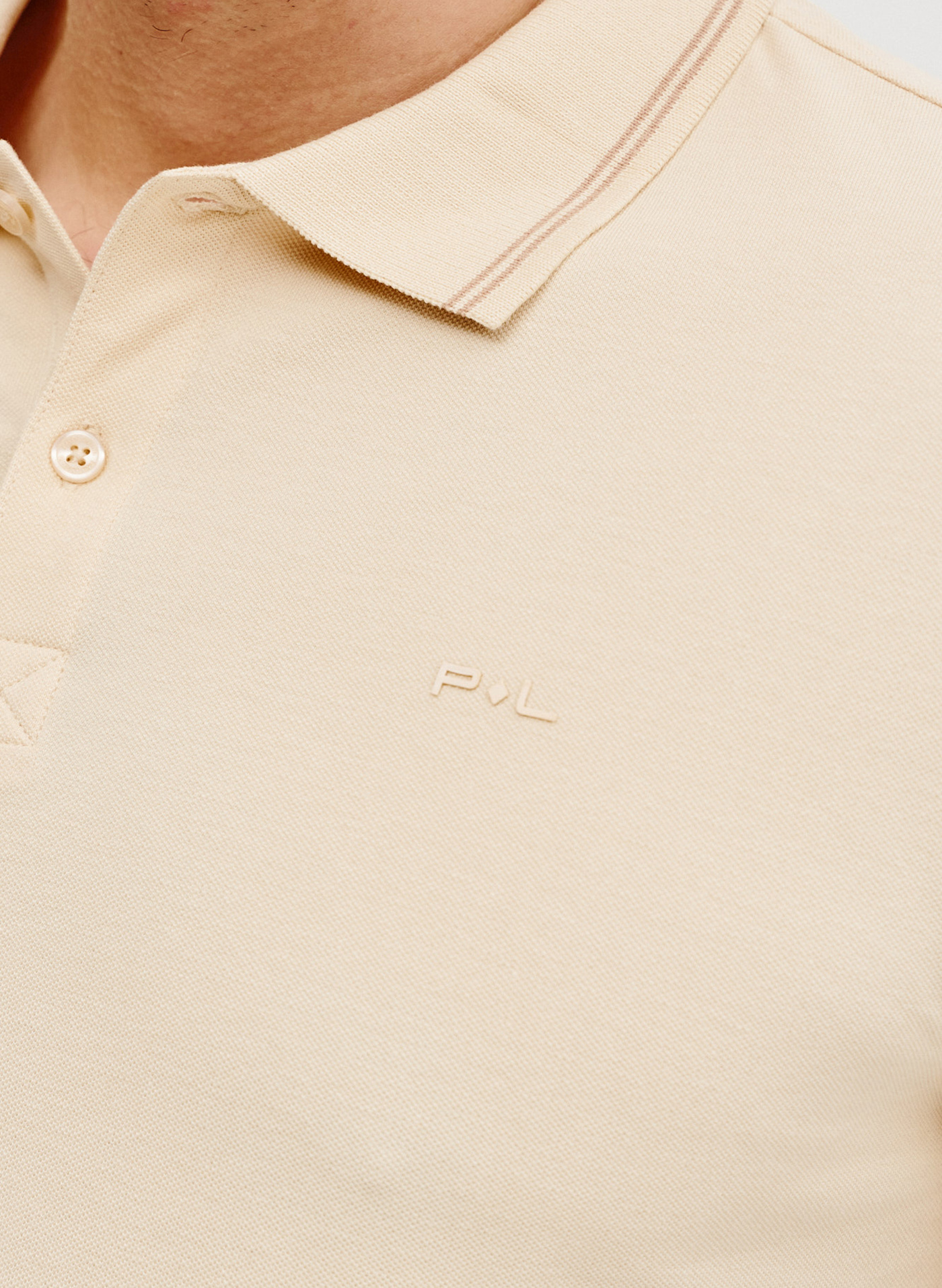 T-shirt polo w kolorze beżowym - Pako Lorente