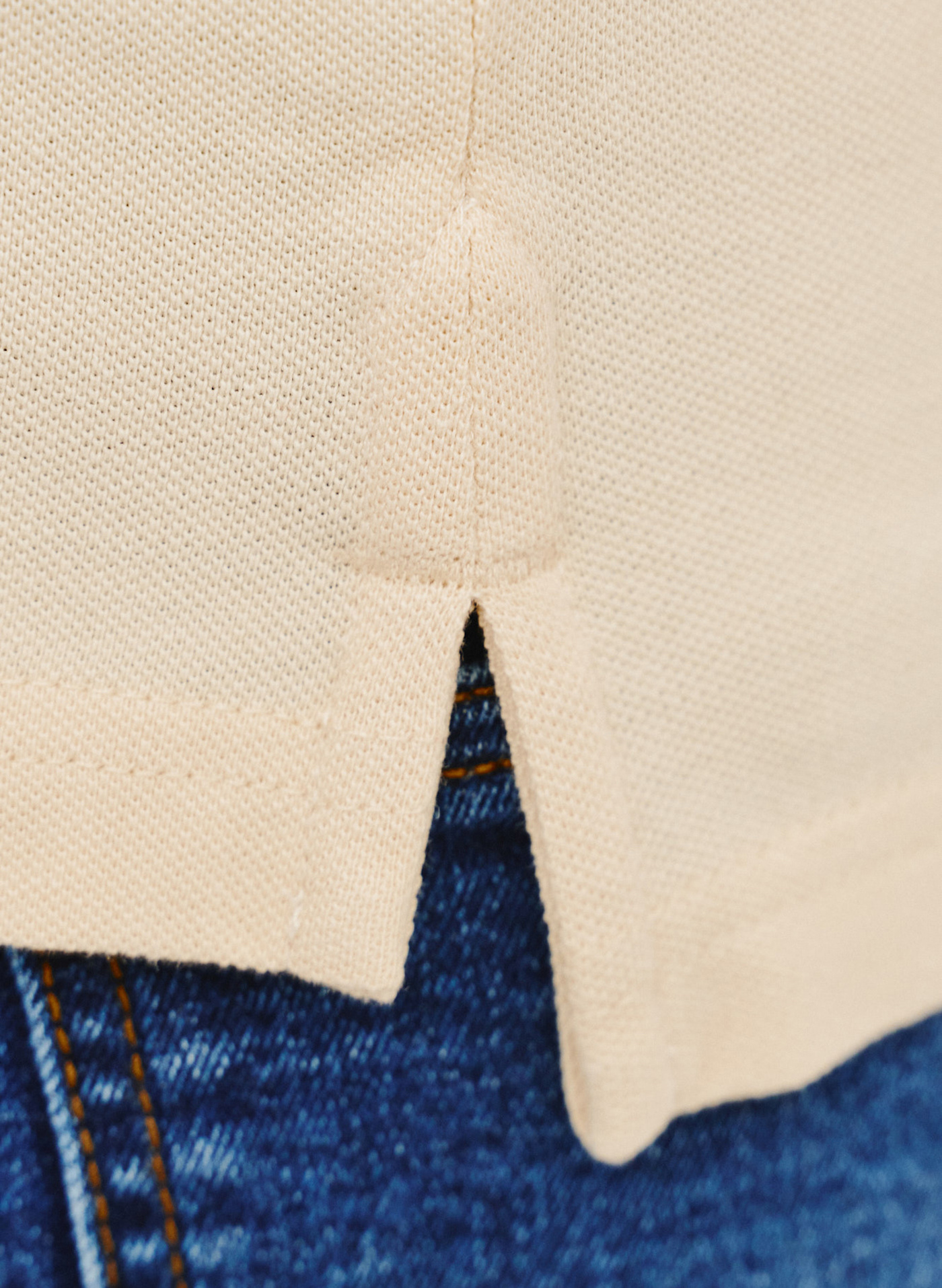 T-shirt polo w kolorze beżowym - Pako Lorente