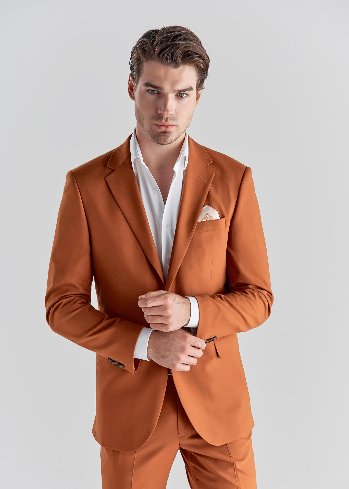 Pomarańczowe spodnie garniturowe P22SF-6G-021-P-S - Pako Lorente