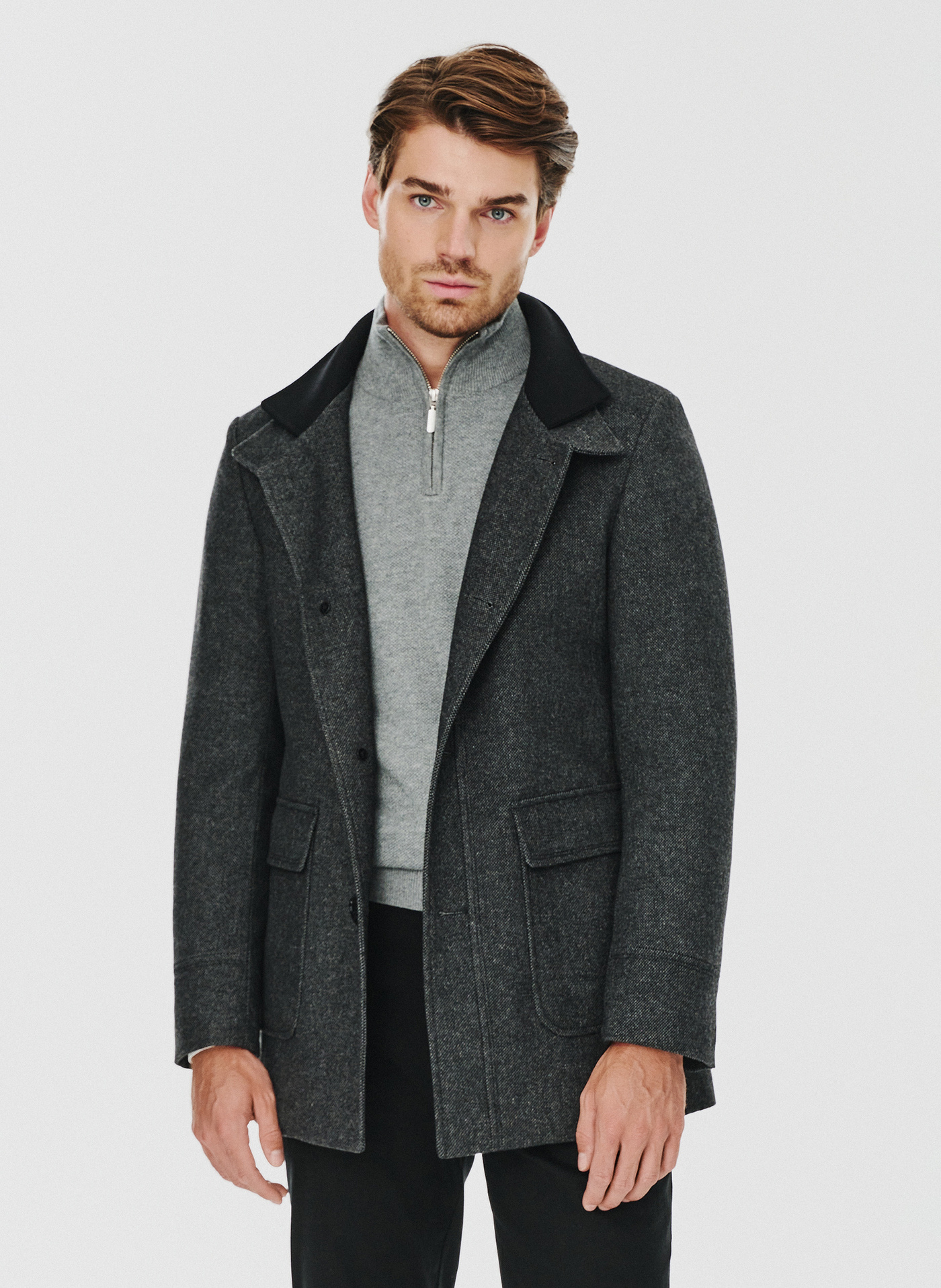Szary płaszcz męski zapinany na guziki - Pako Lorente