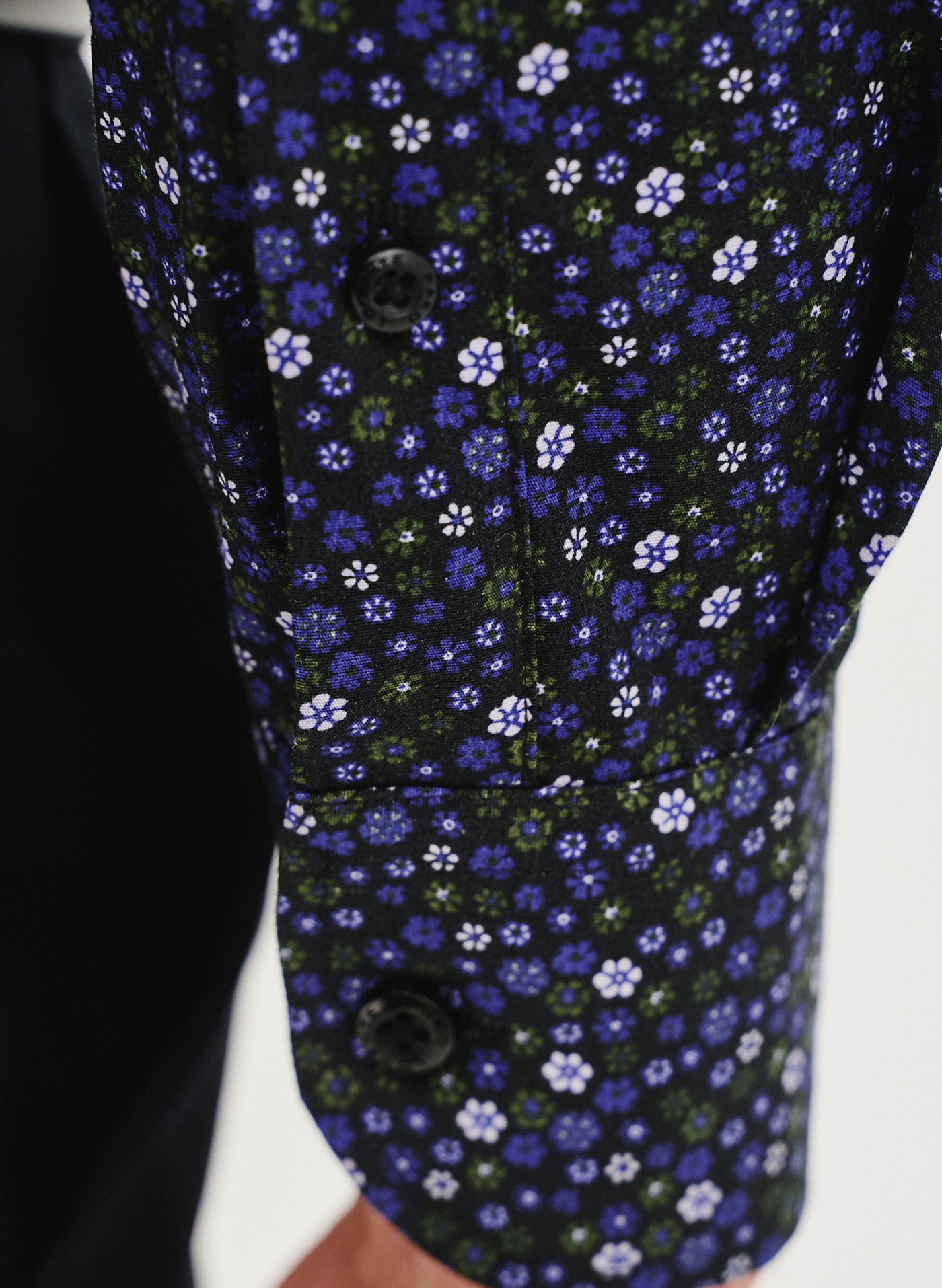 Męska koszula w kwiatowy mikrowzór - Pako Lorente