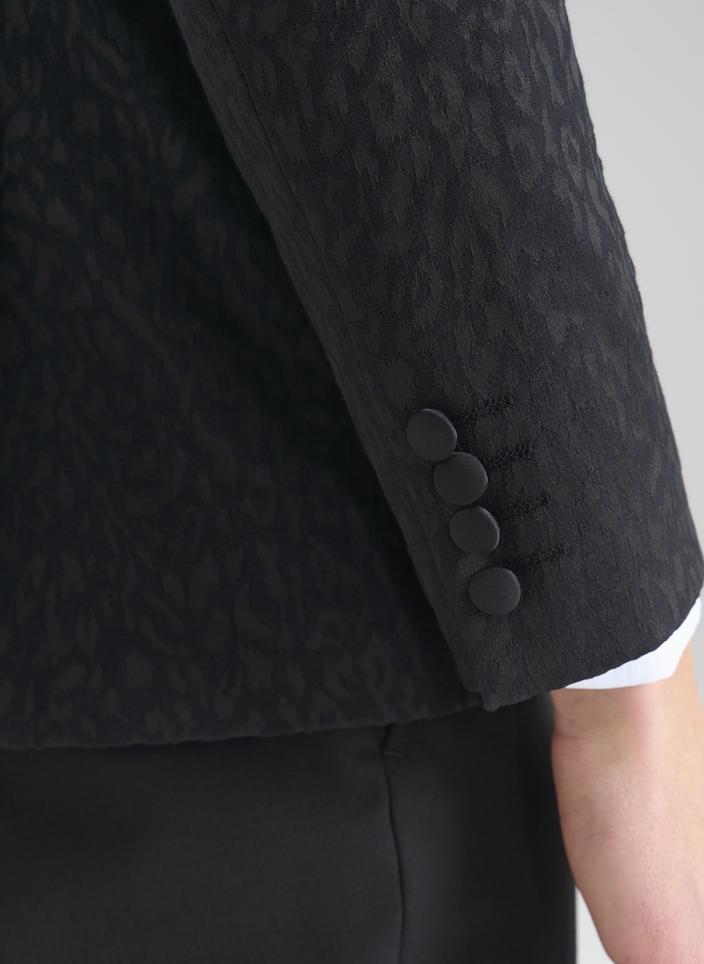 Czarna żakardowa marynarka smokingowa - Pako Lorente