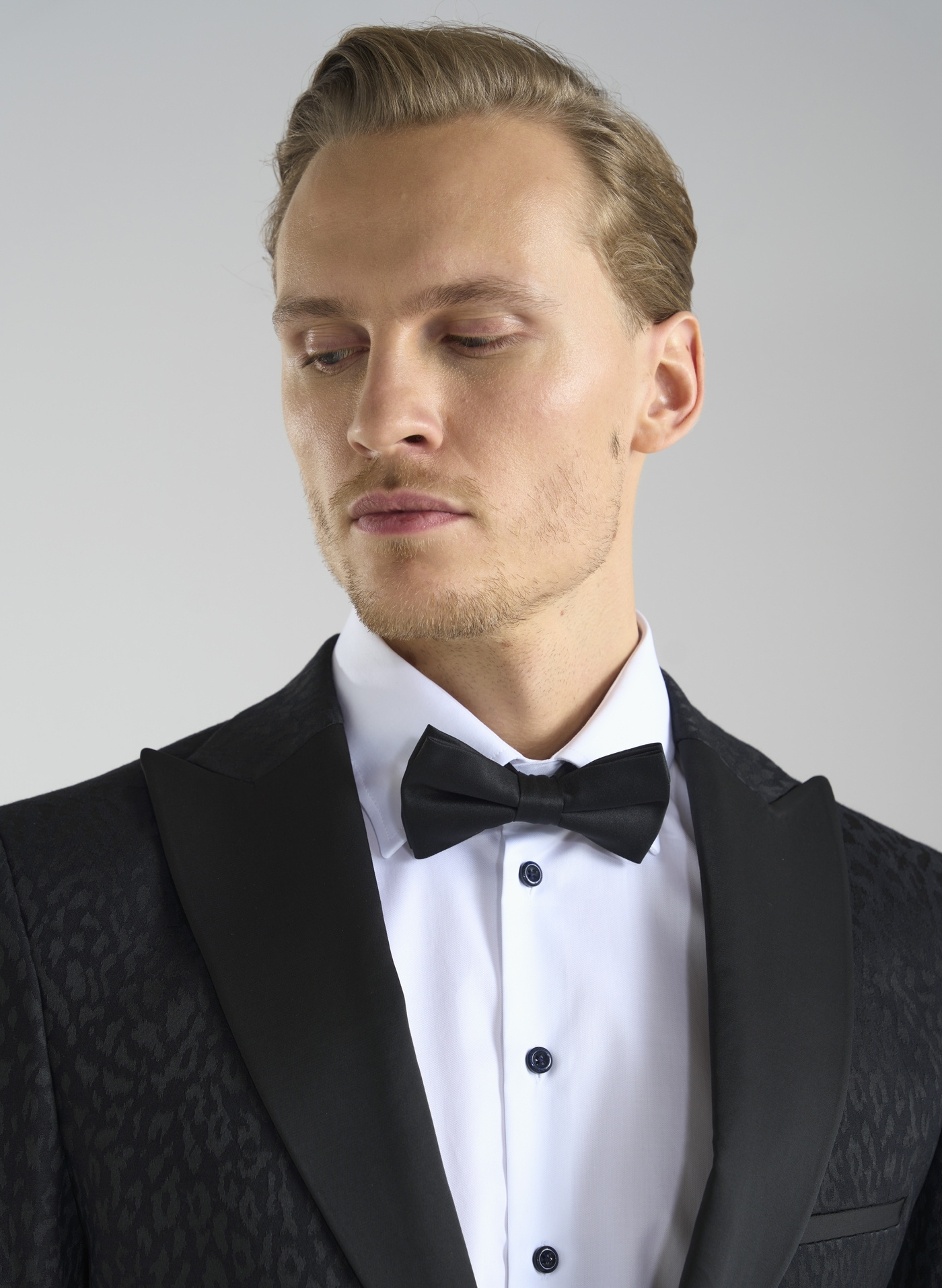 Czarna żakardowa marynarka smokingowa - Pako Lorente