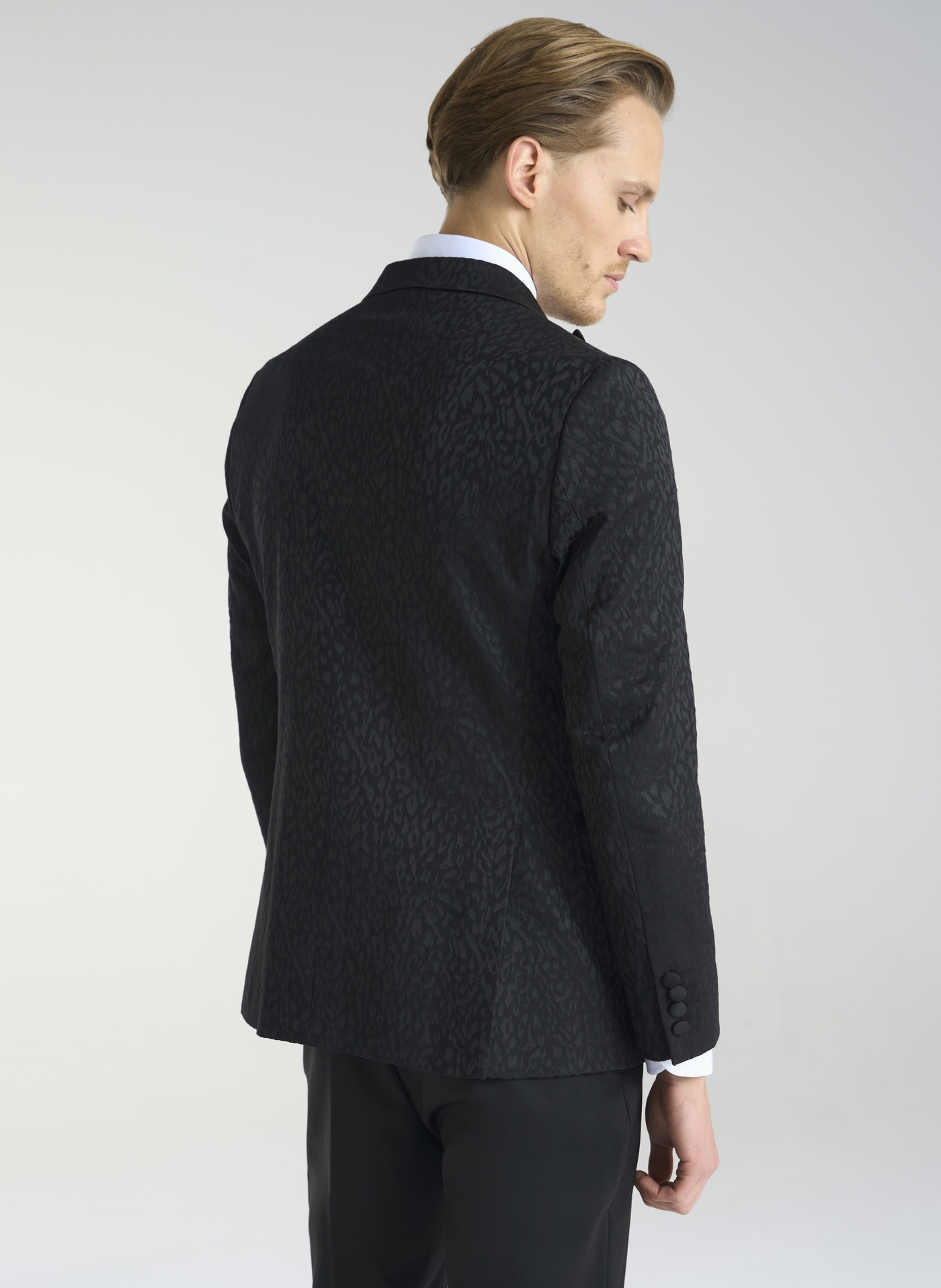 Czarna żakardowa marynarka smokingowa - Pako Lorente