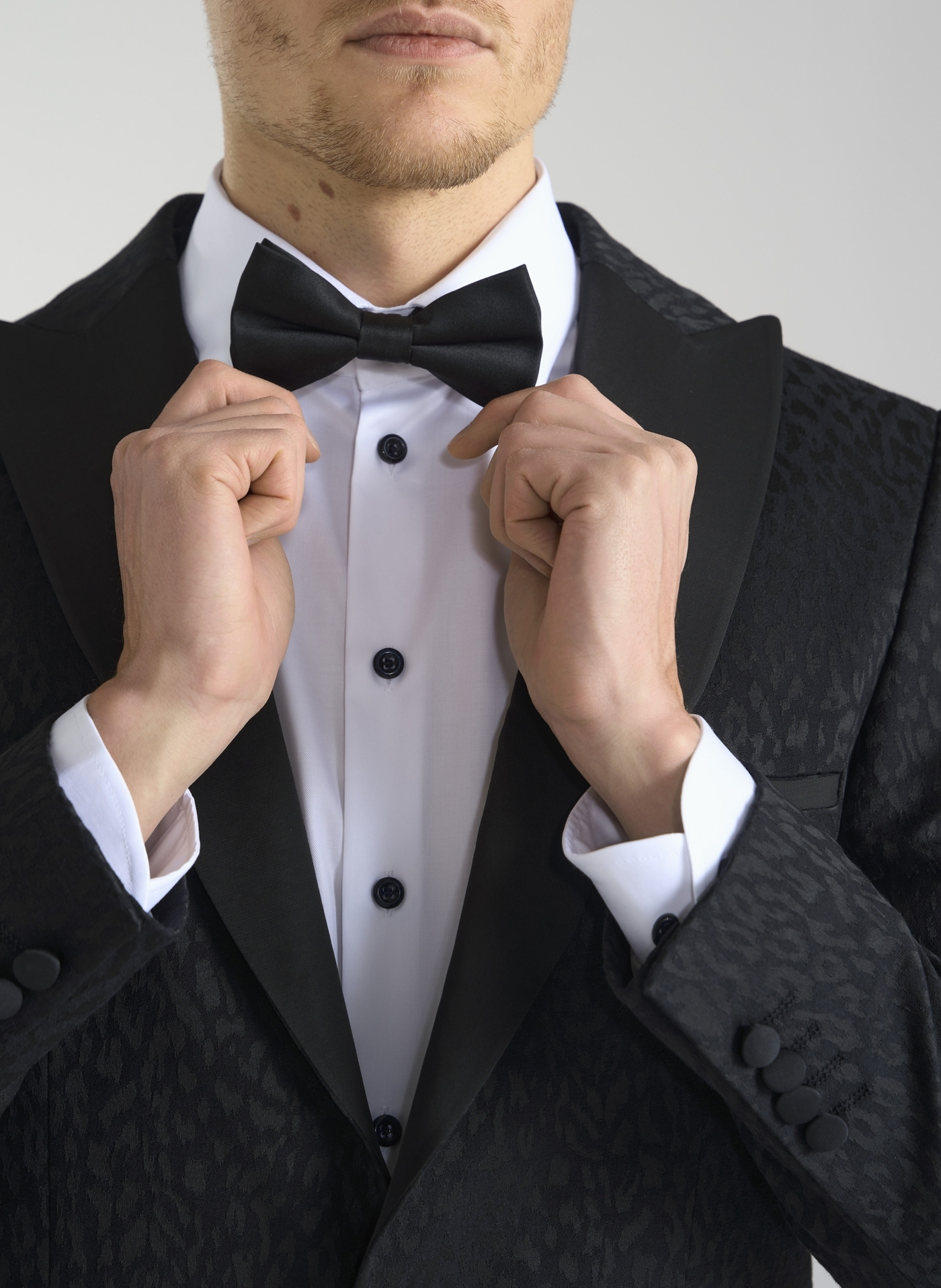 Czarna żakardowa marynarka smokingowa - Pako Lorente