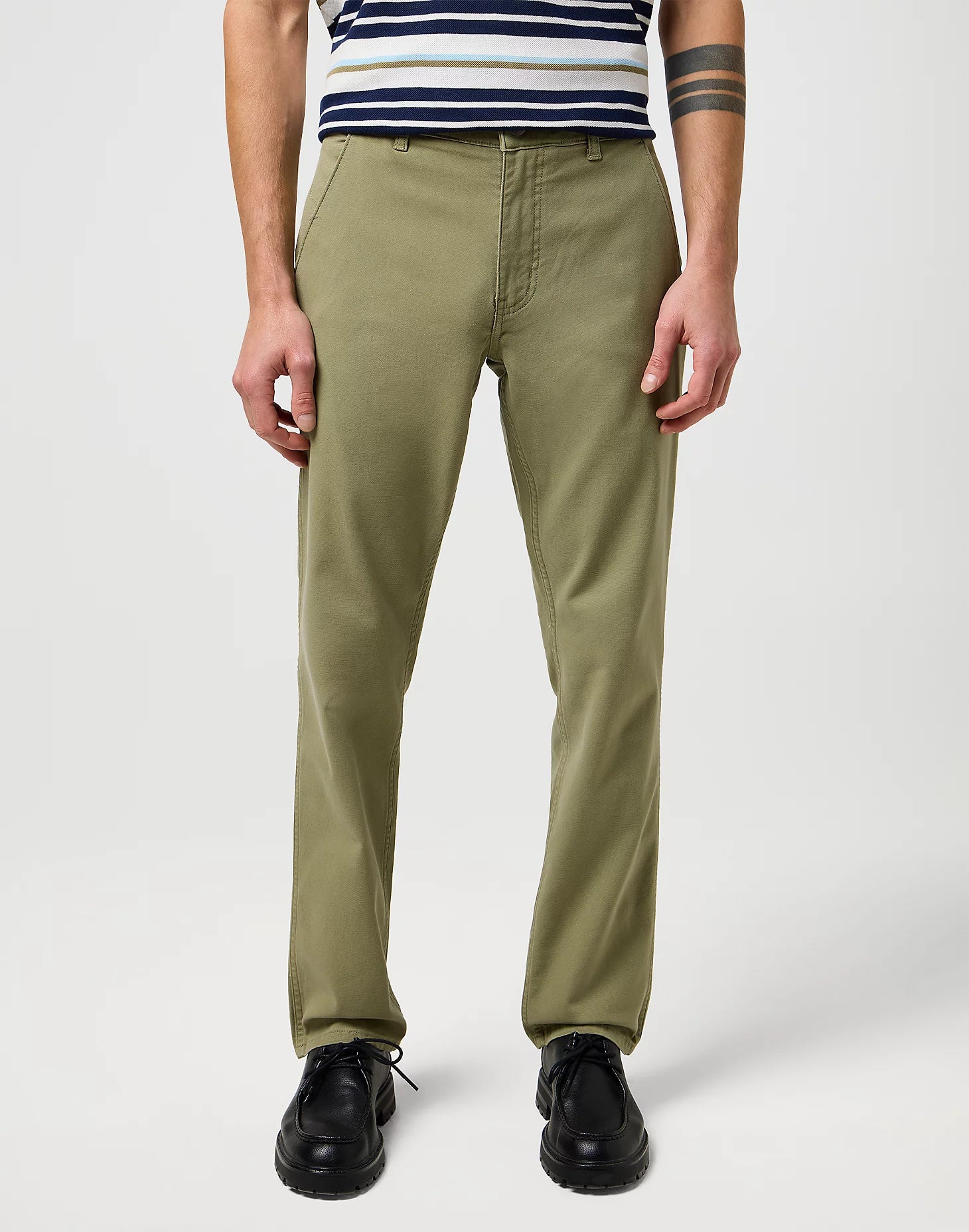 MESKIE SPODNIE WRANGLER REGULAR CHINO ALOE 112371031, W33 L32