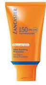 Фото - Крем для засмаги Lancaster Sun Delicate Skin Soothing Milk Progressive Tan SPF50 125ml 