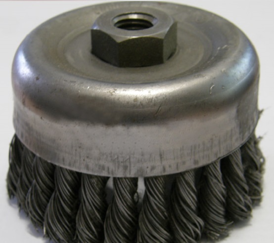 Szczotpol Szczotka doczołowa splatana z nakrętką śr. 75mm