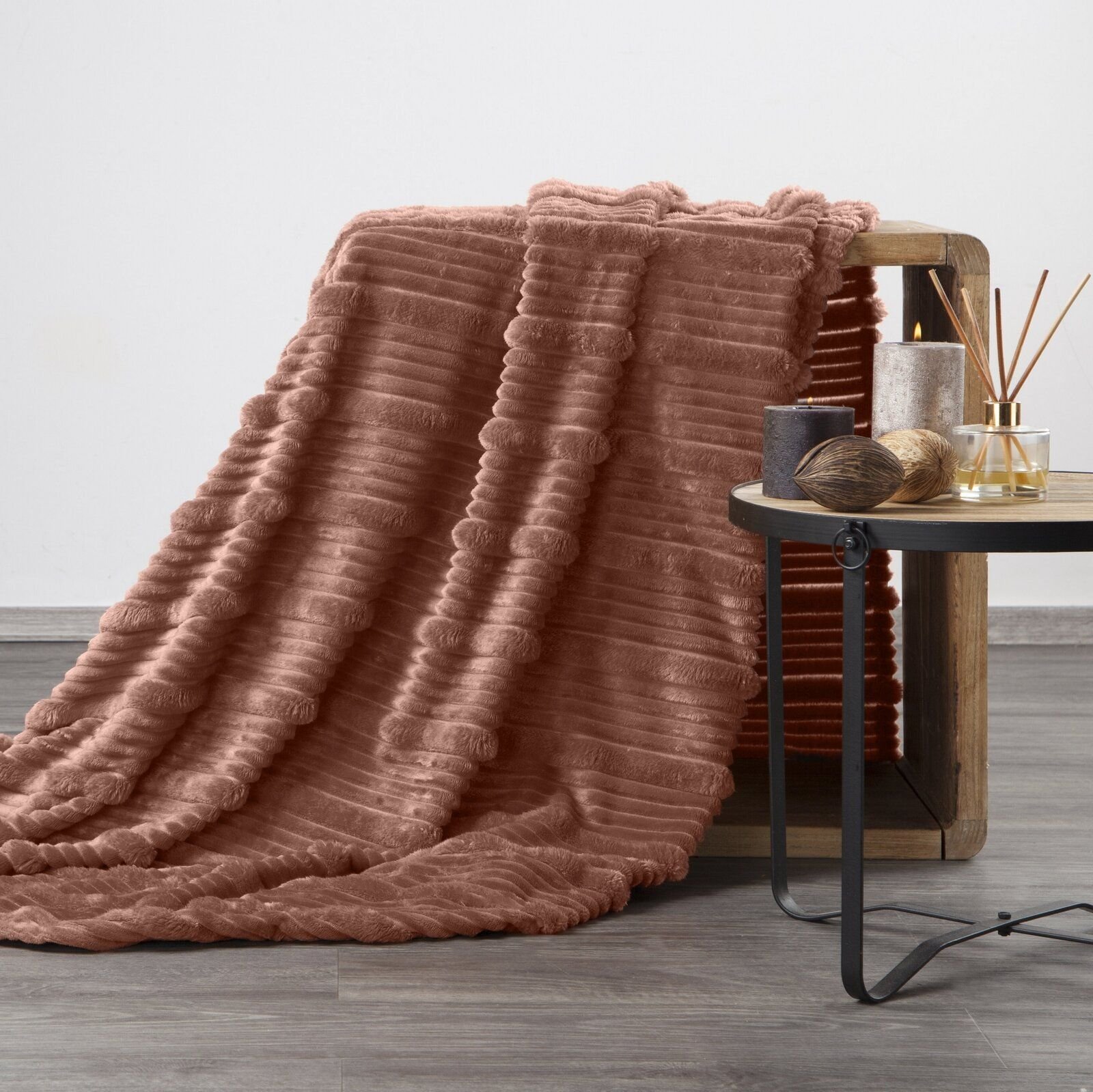Eurofirany Koc 150x200 NINA mocha flanelowy miękki ciepły i puszysty efekt 3D