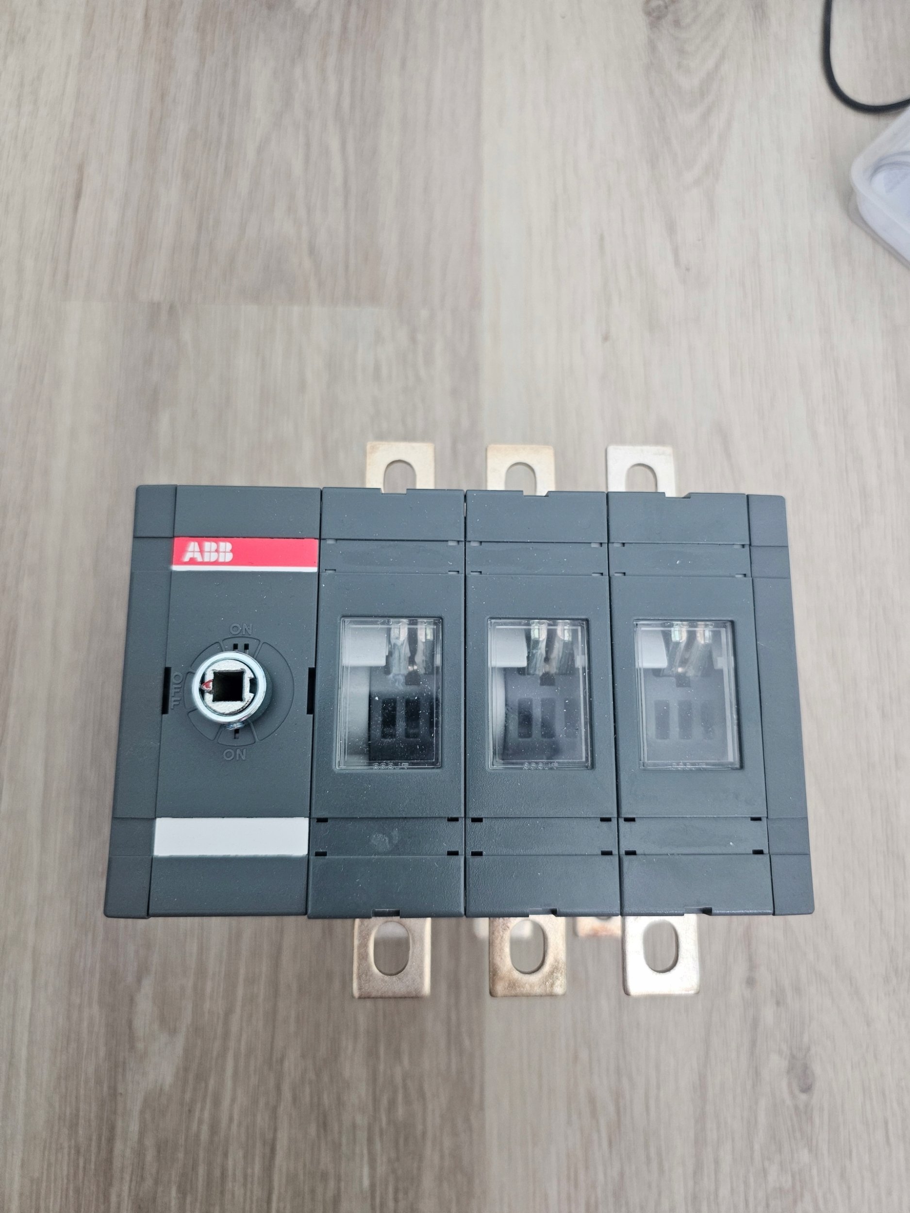 ABB Rozłącznik izolacyjny 3P 250A bez napędu OT250E03C 1SCA022764R3060