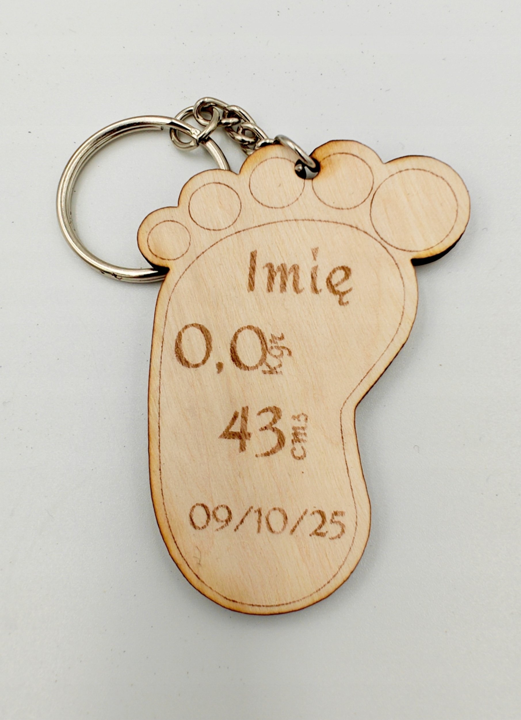 Breloczek Hurt-net Grawerowany brelok stopa stópka z własnym napisem sklejka drewno 6x4,4cm
