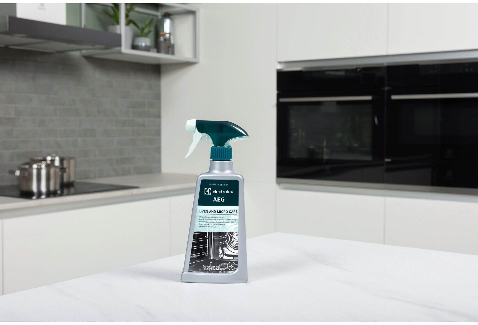 Spray do piekarników i kuchenek mikrofalowych Electrolux Oven and Micro Care M3OCS301