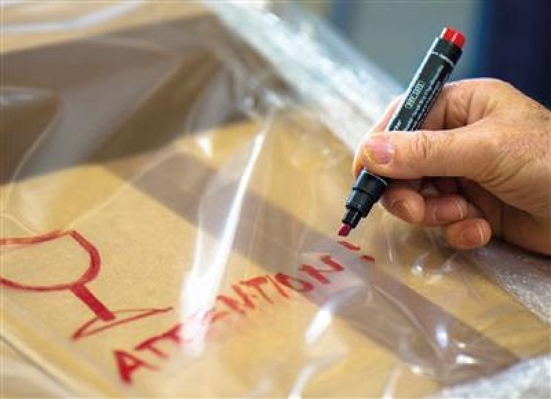 Pica-Marker Pica Permanentmarker 2-6mm, Wedge Tip, red / Retail Pack.